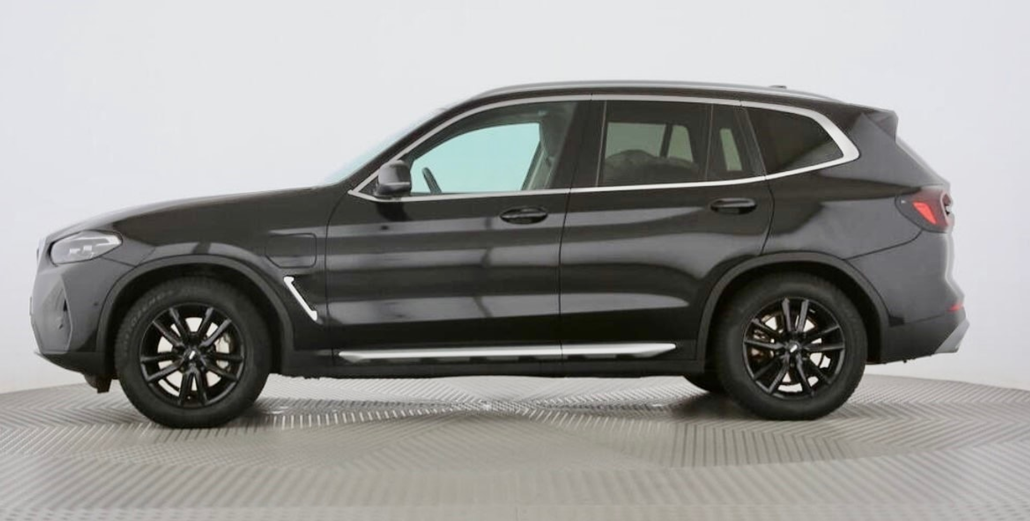 listing desktop thumbnail image 1