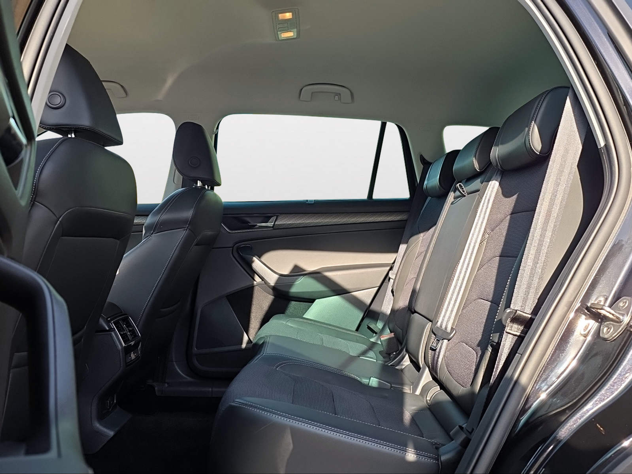 listing desktop thumbnail image 10