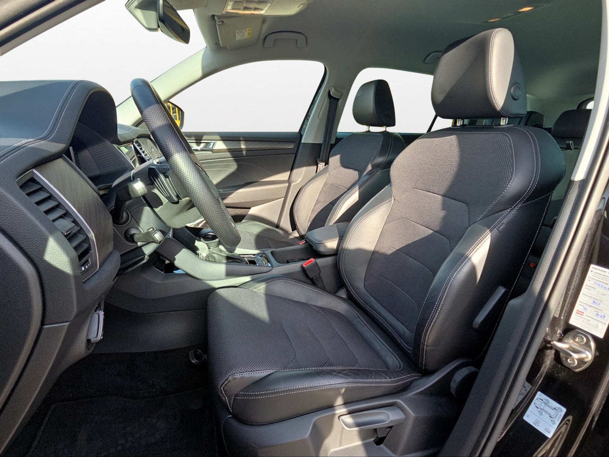 listing desktop thumbnail image 7