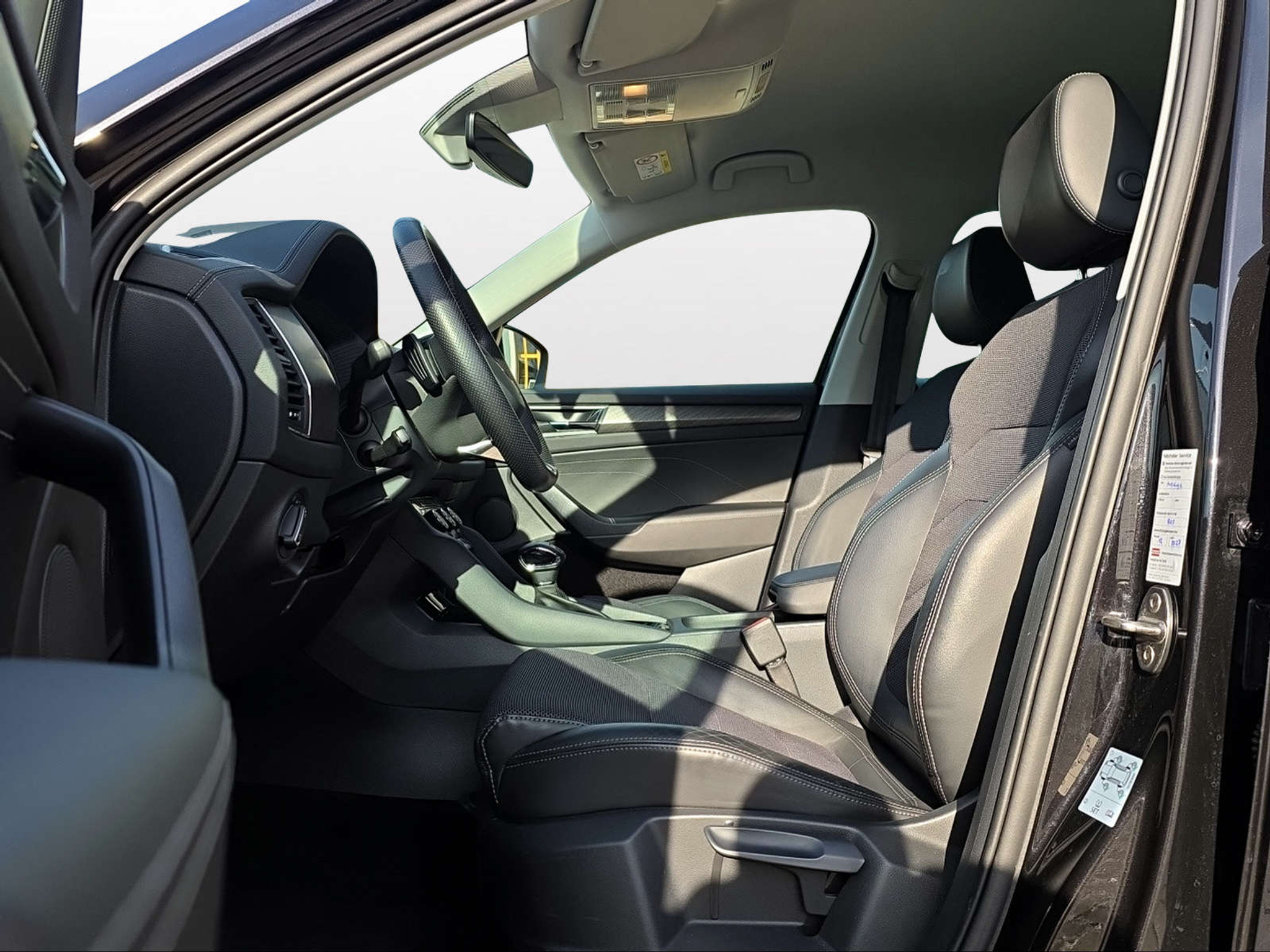 listing desktop thumbnail image 6