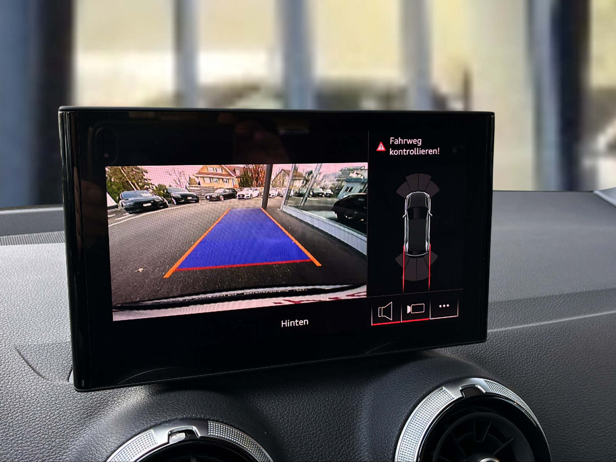 listing desktop thumbnail image 13