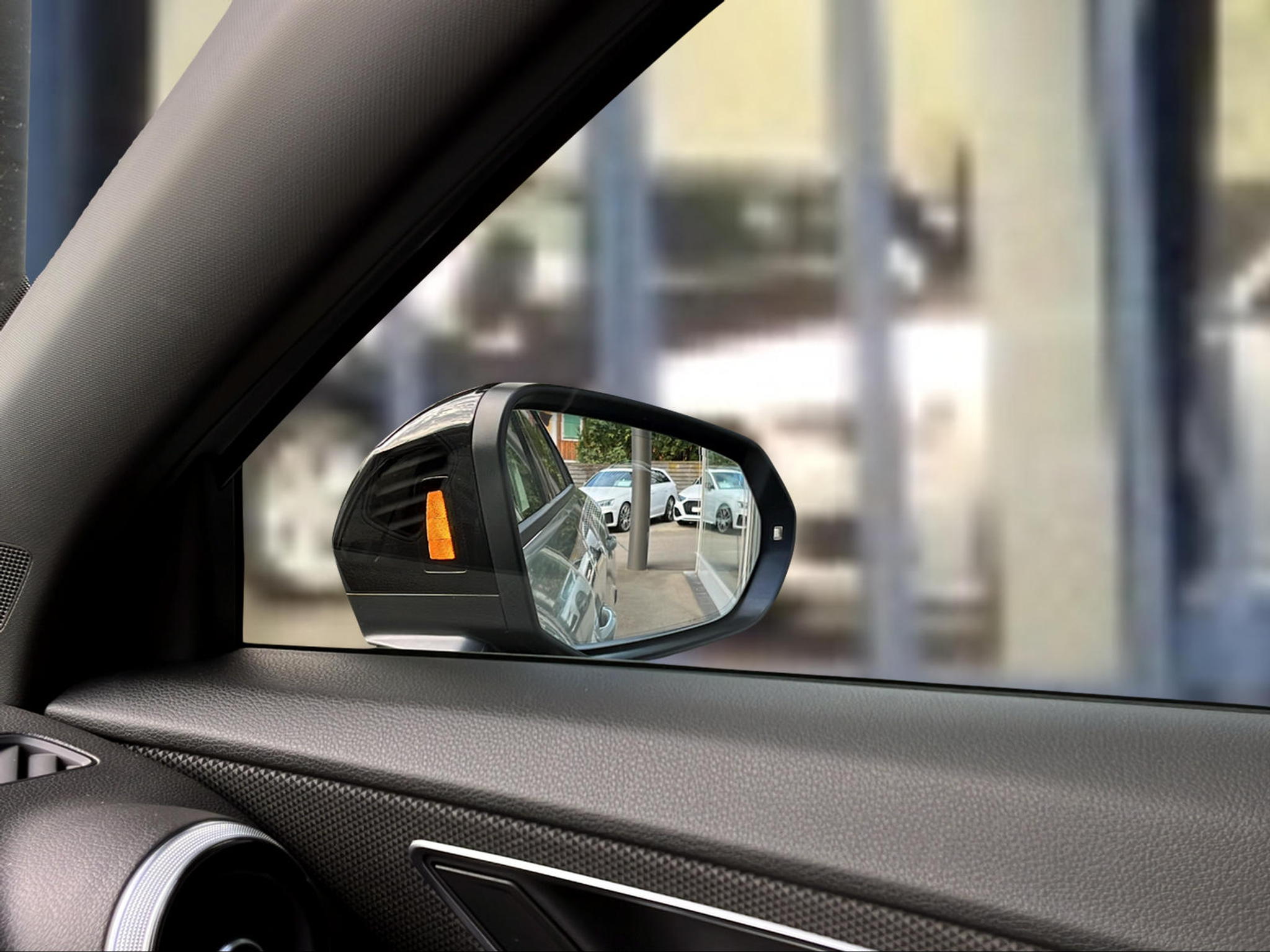 listing desktop thumbnail image 17