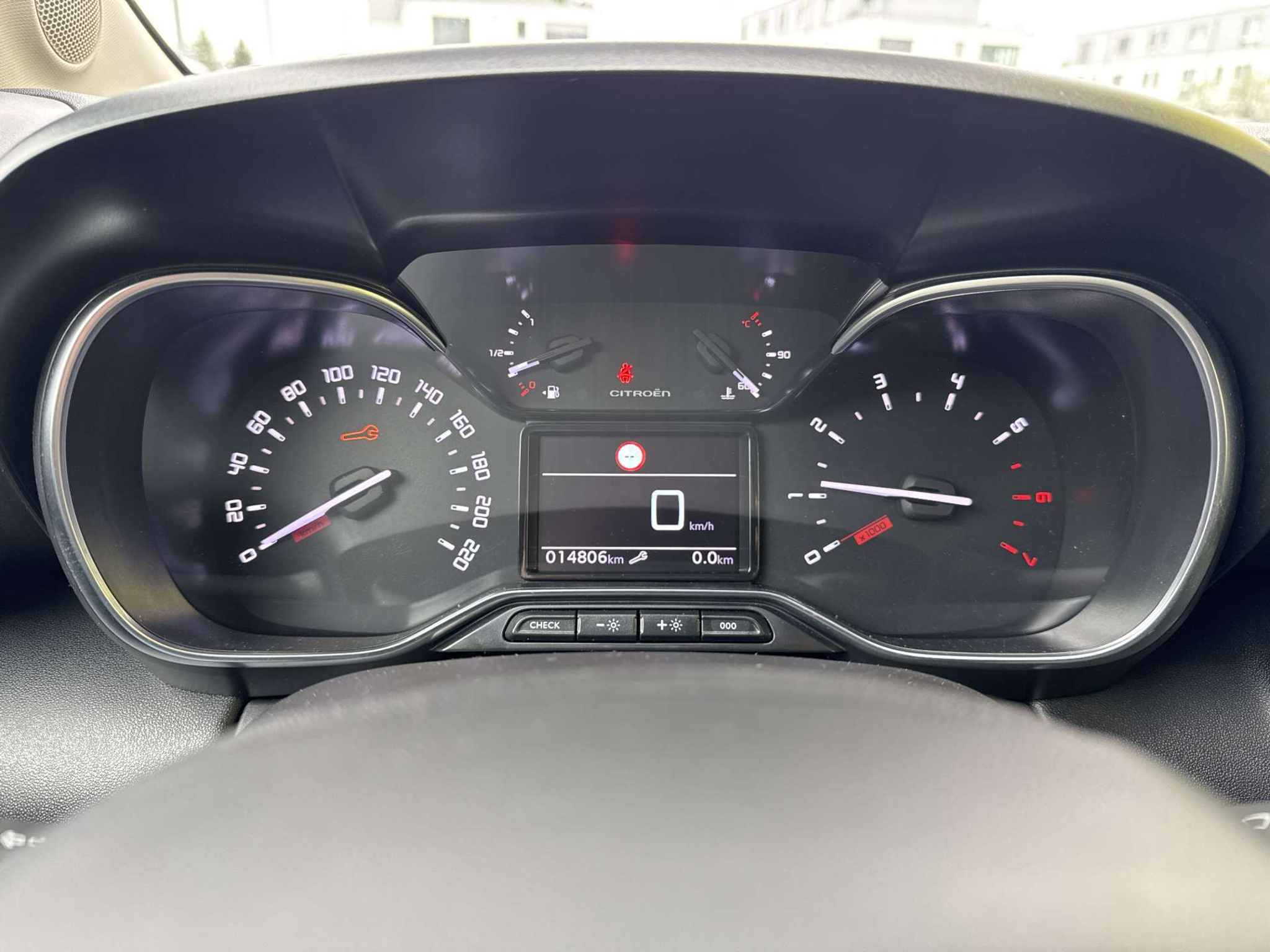 listing desktop thumbnail image 11