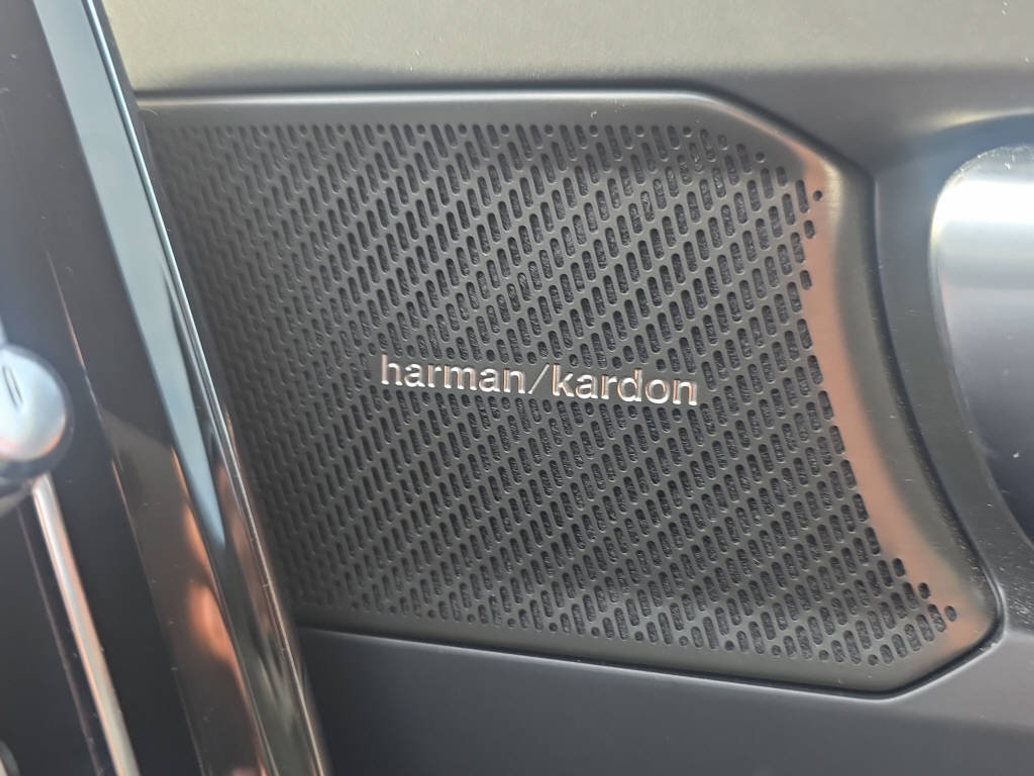 listing desktop thumbnail image 24