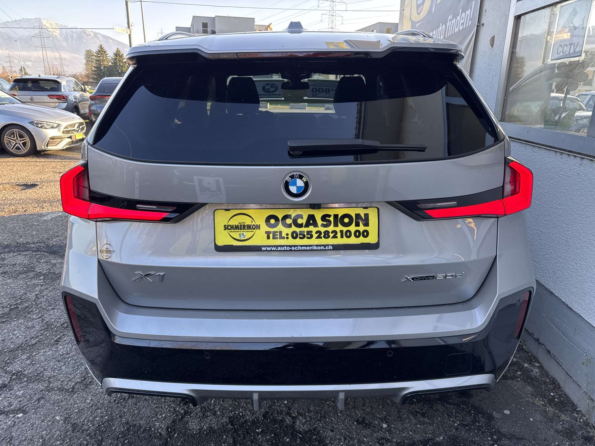 listing desktop thumbnail image 3