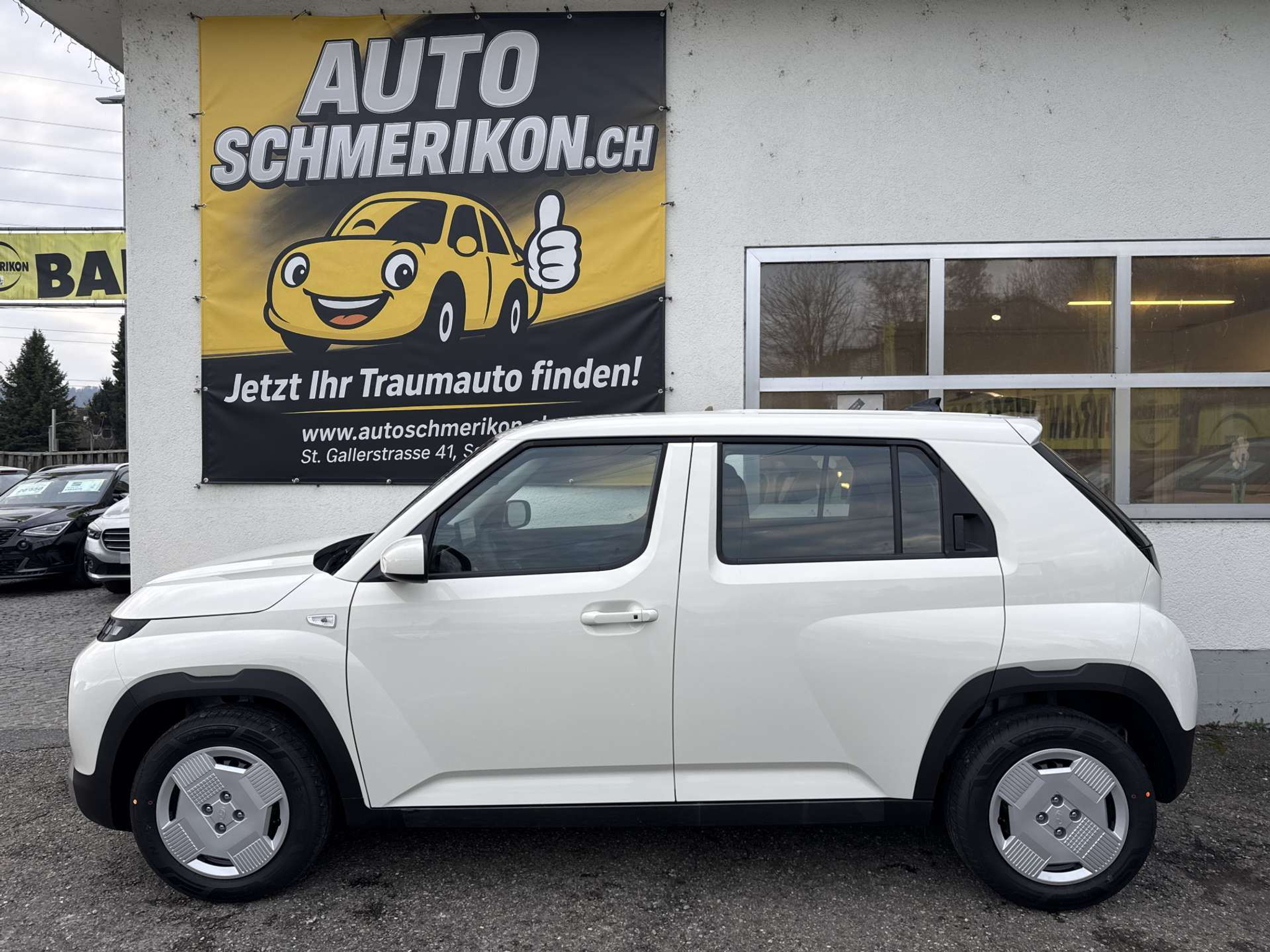 listing desktop thumbnail image 4