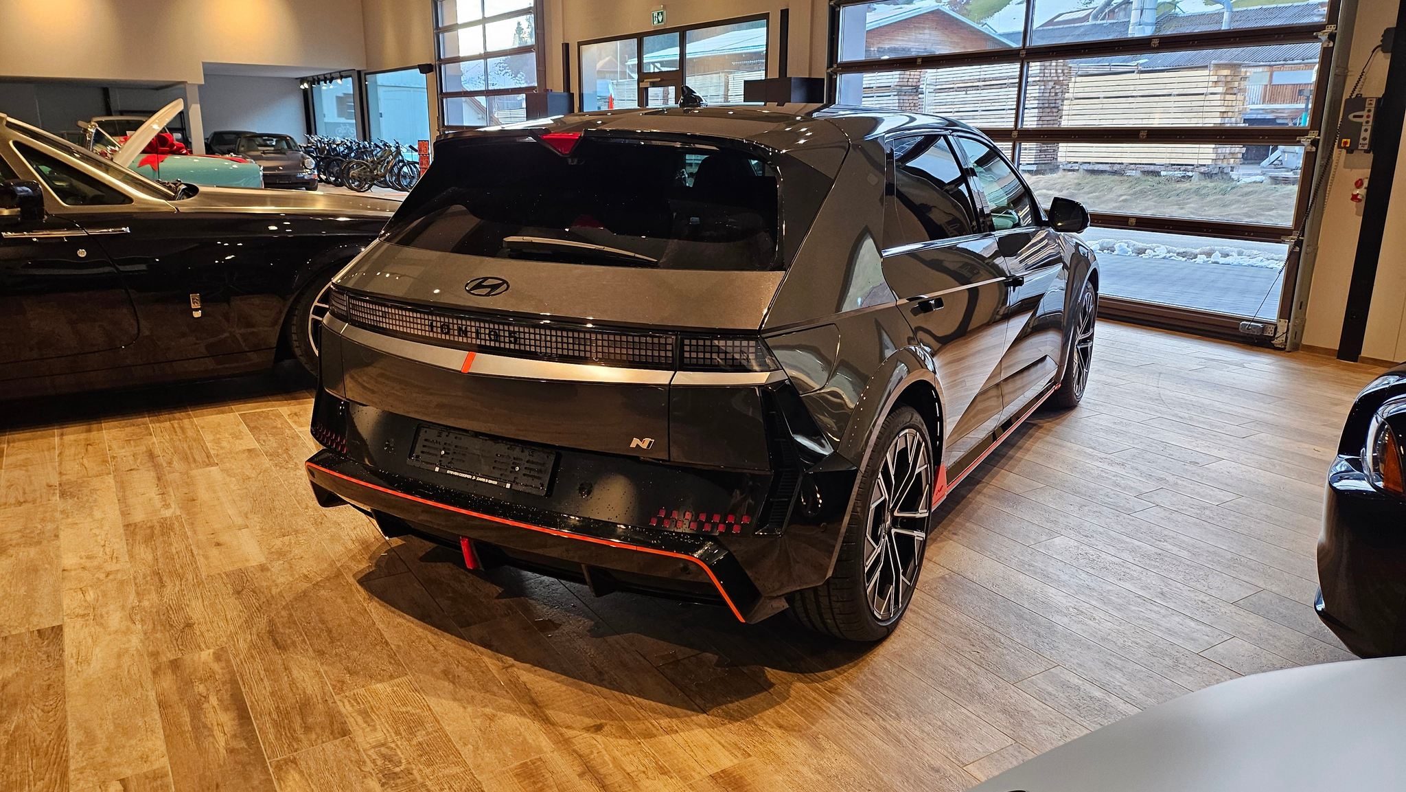 listing desktop thumbnail image 9