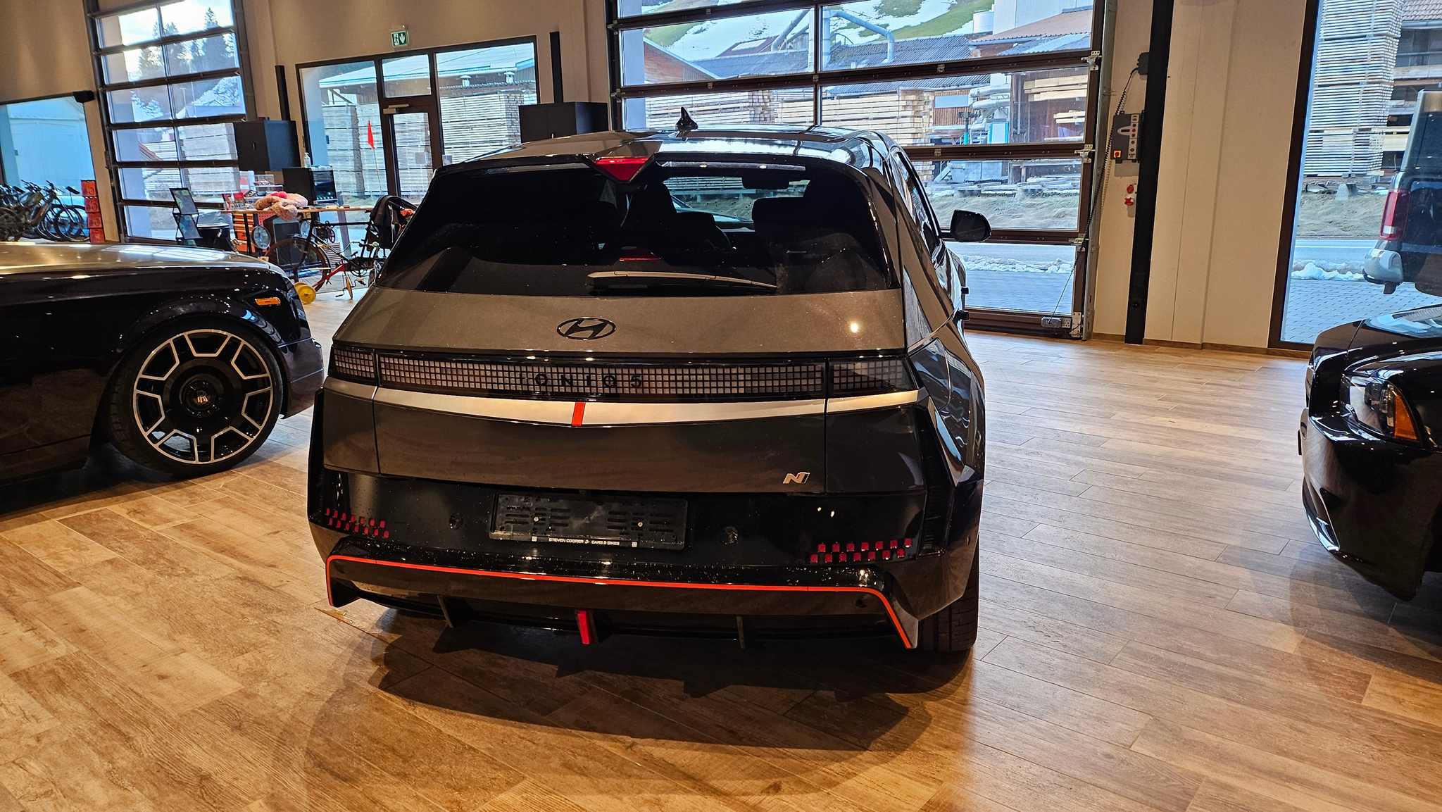 listing desktop thumbnail image 11