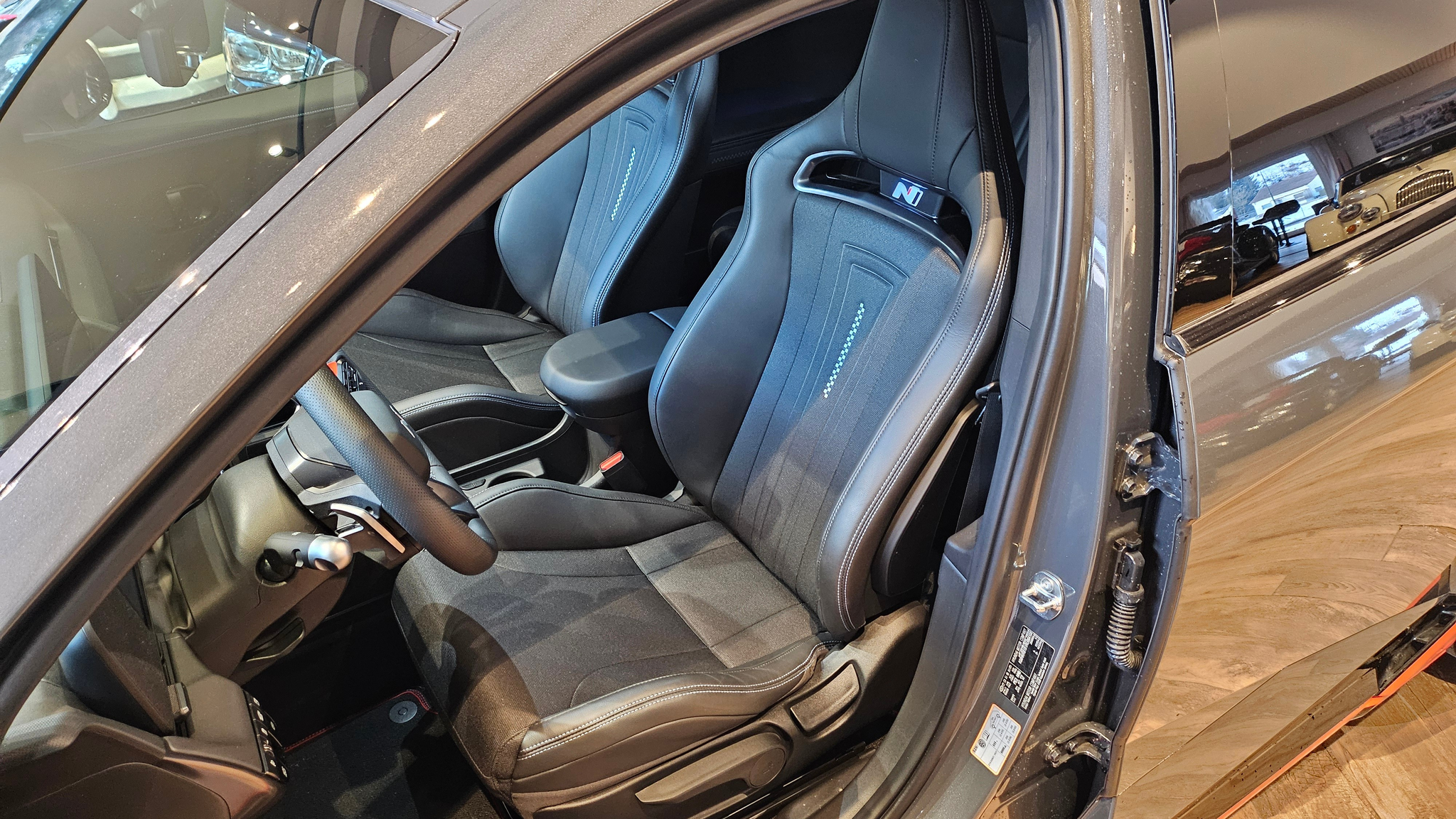 listing desktop thumbnail image 30