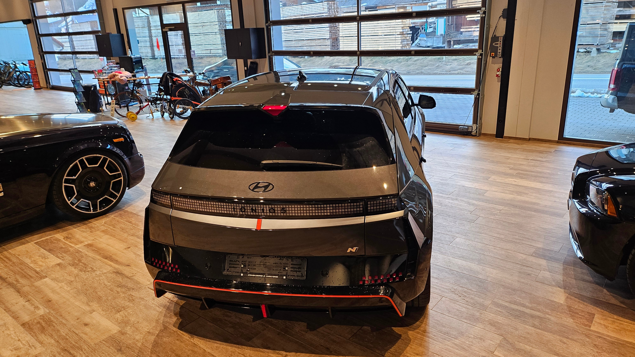 listing desktop thumbnail image 12