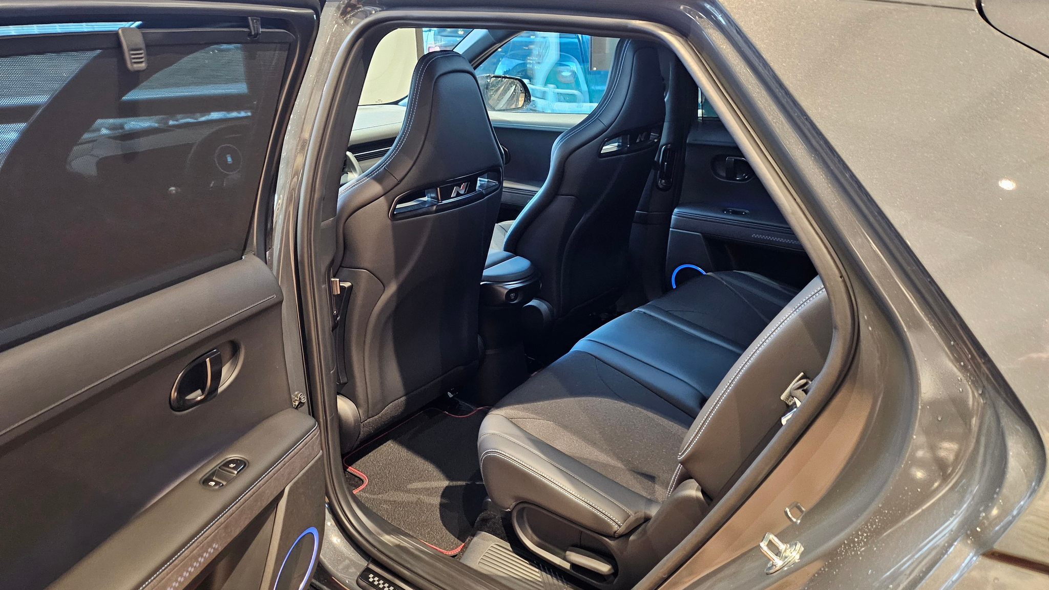 listing desktop thumbnail image 23