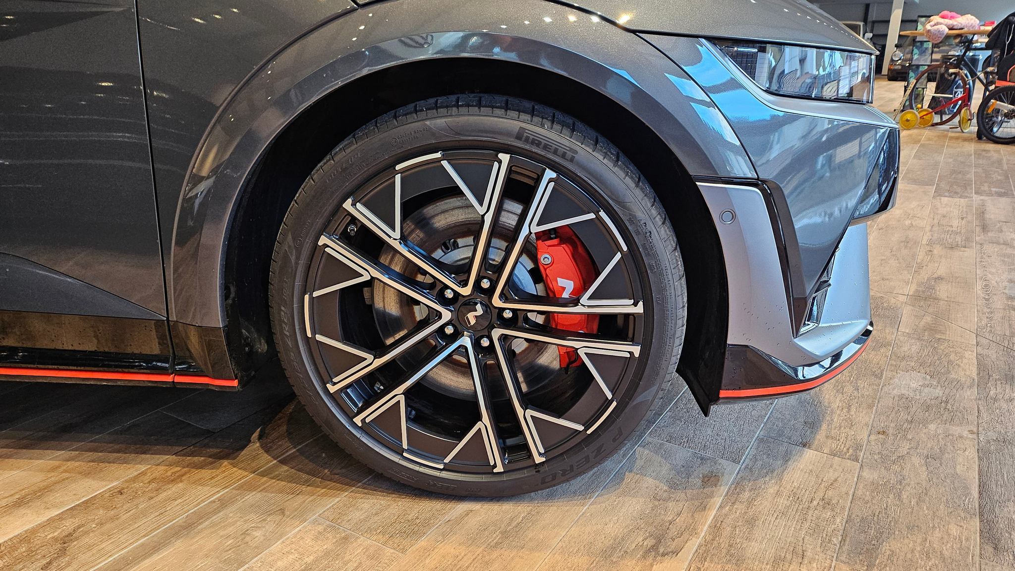 listing desktop thumbnail image 6