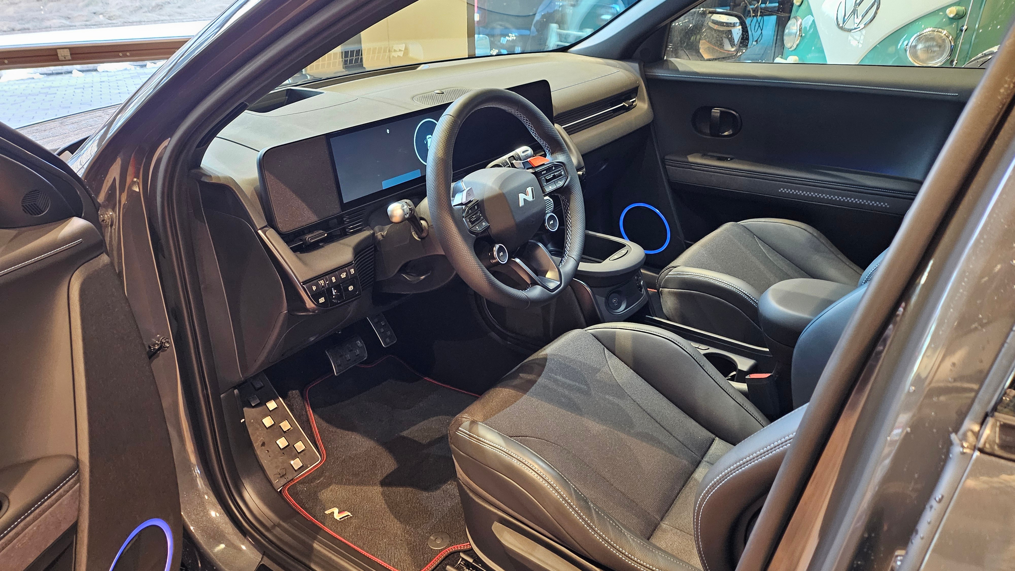 listing desktop thumbnail image 25