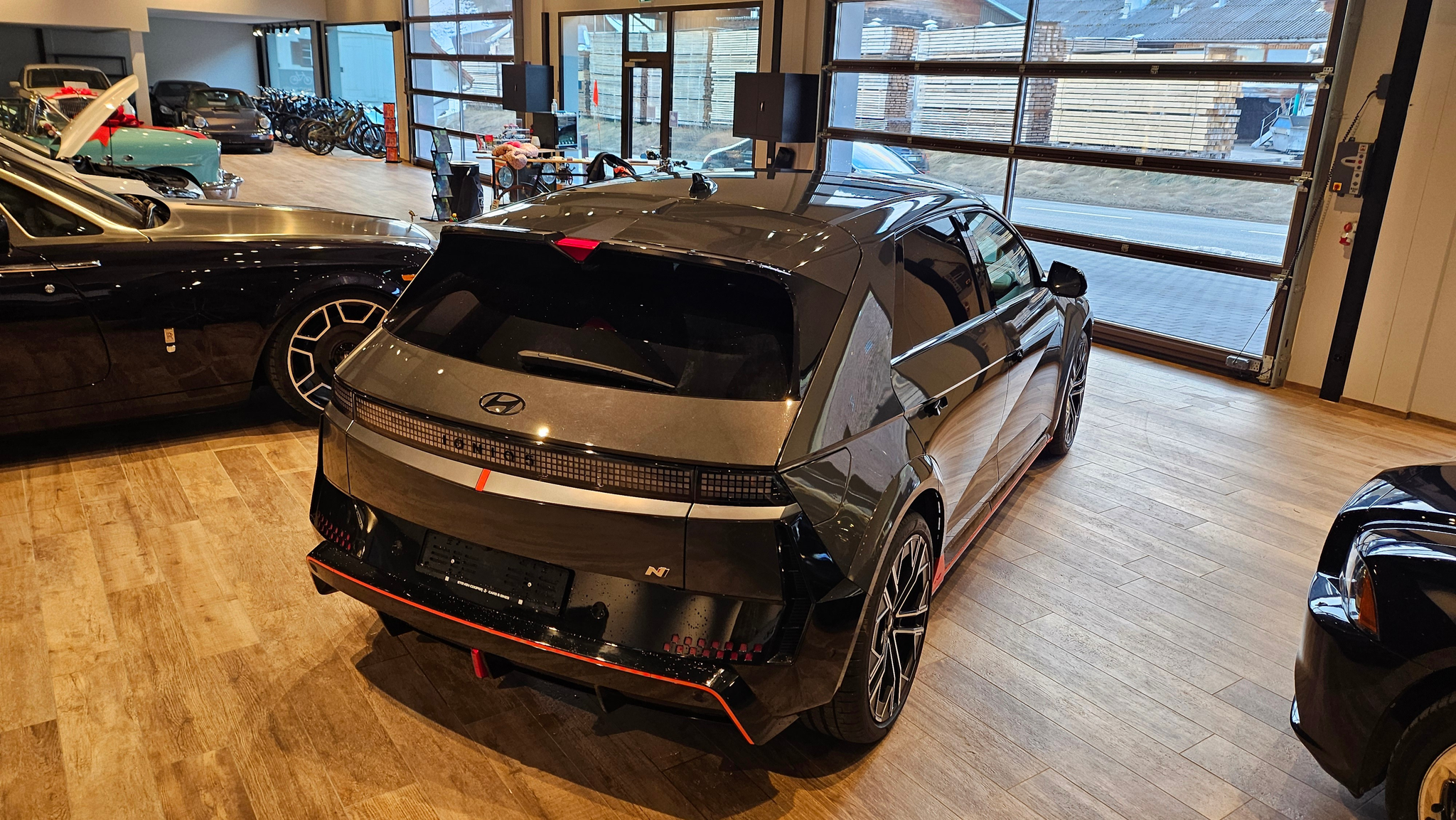 listing desktop thumbnail image 10