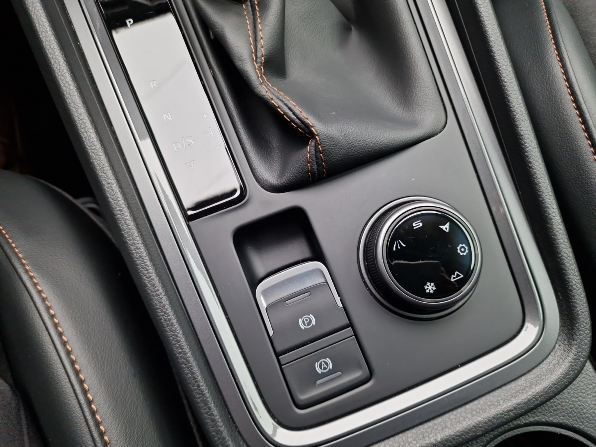 listing desktop thumbnail image 15