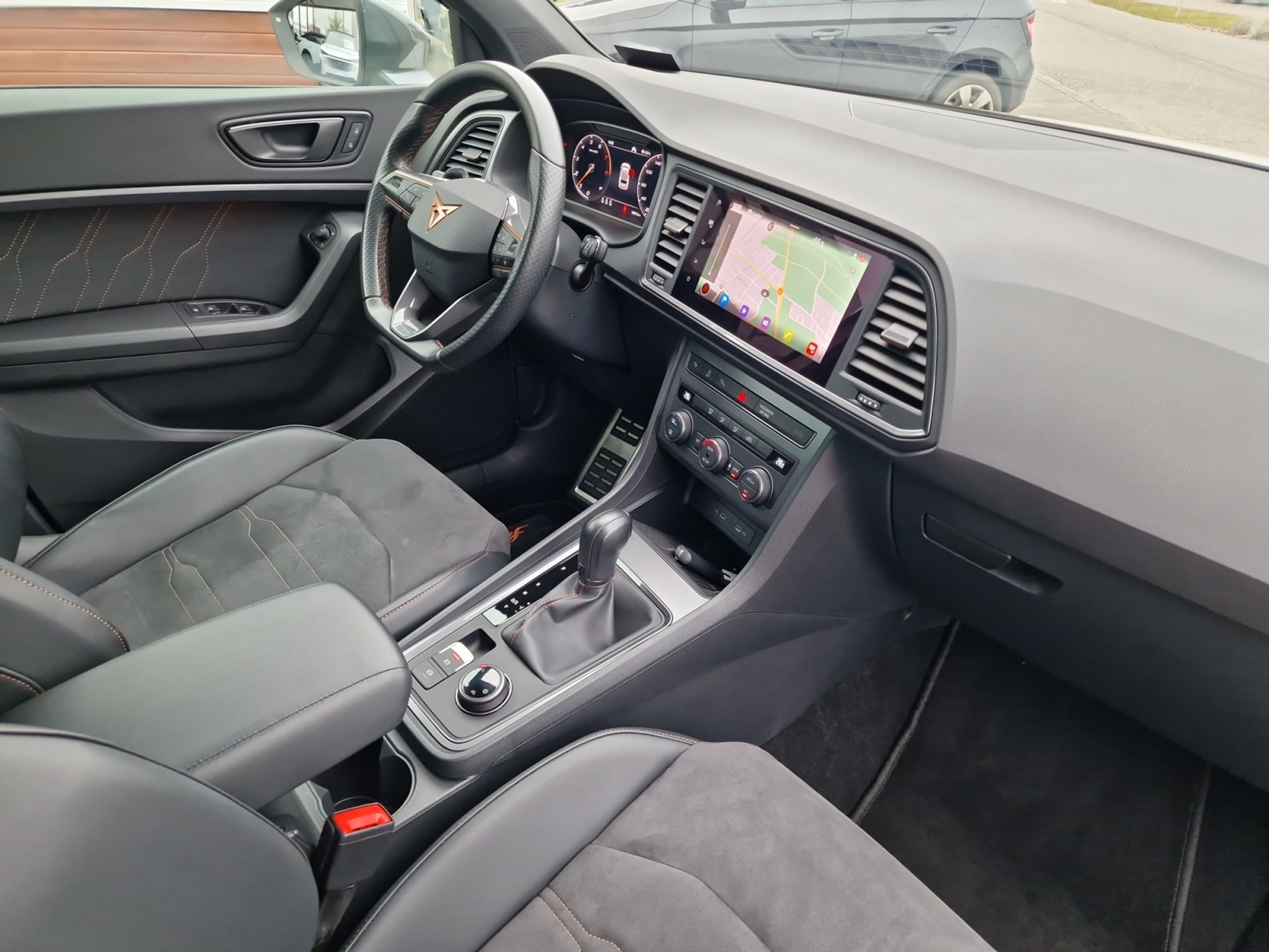 listing desktop thumbnail image 17