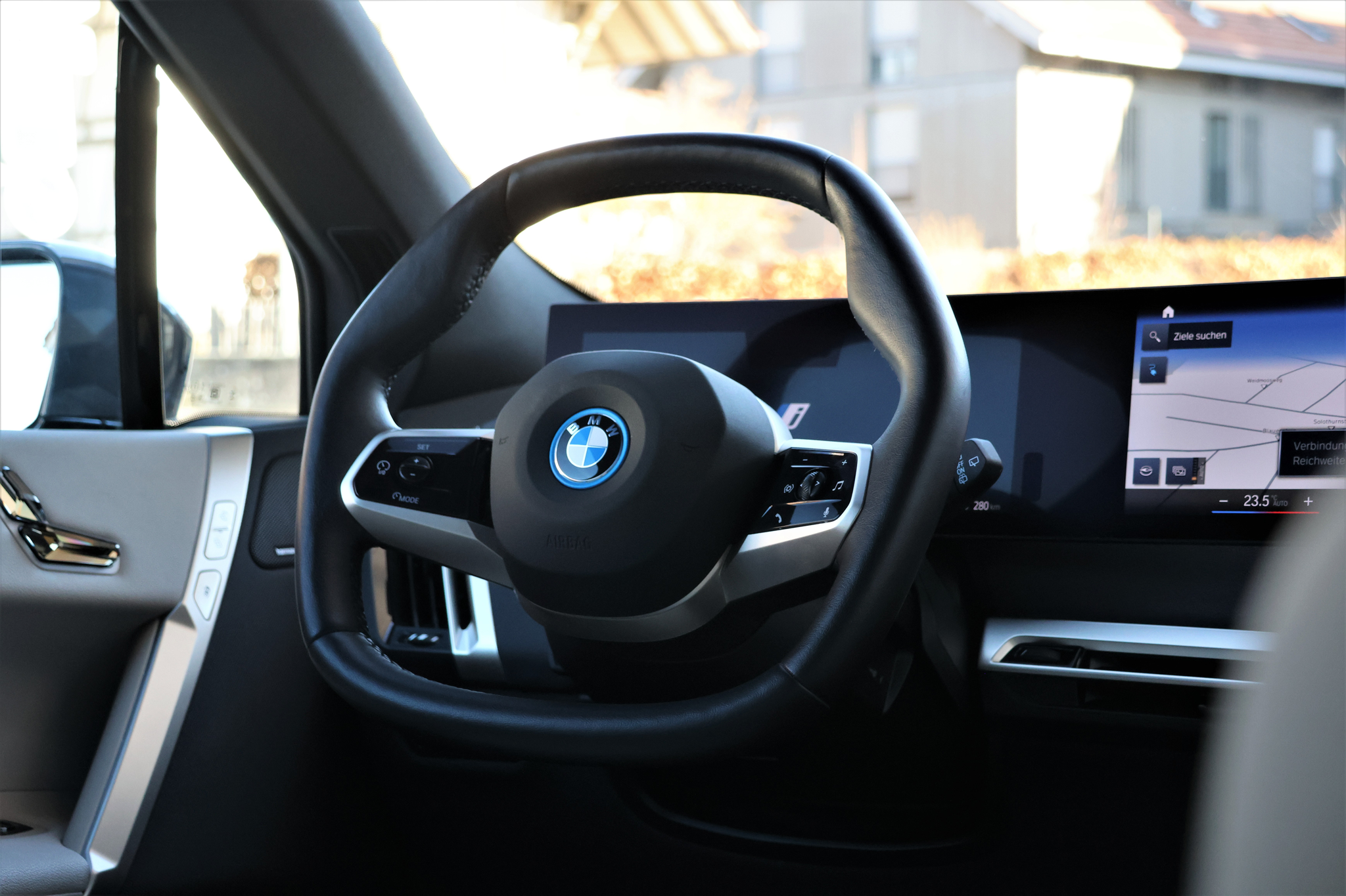 listing desktop thumbnail image 15