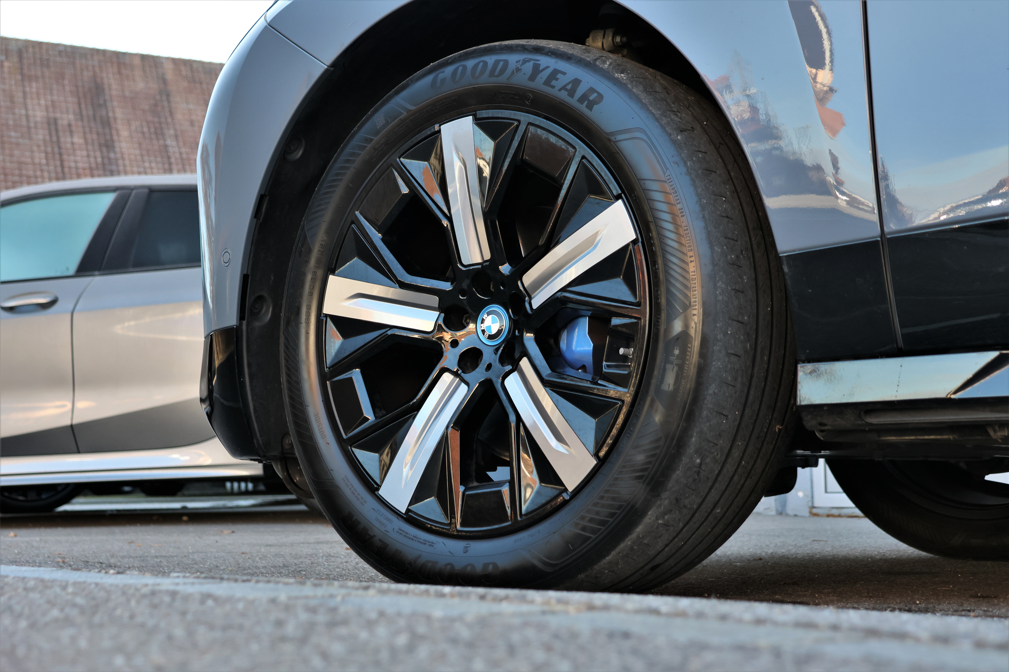 listing desktop thumbnail image 6