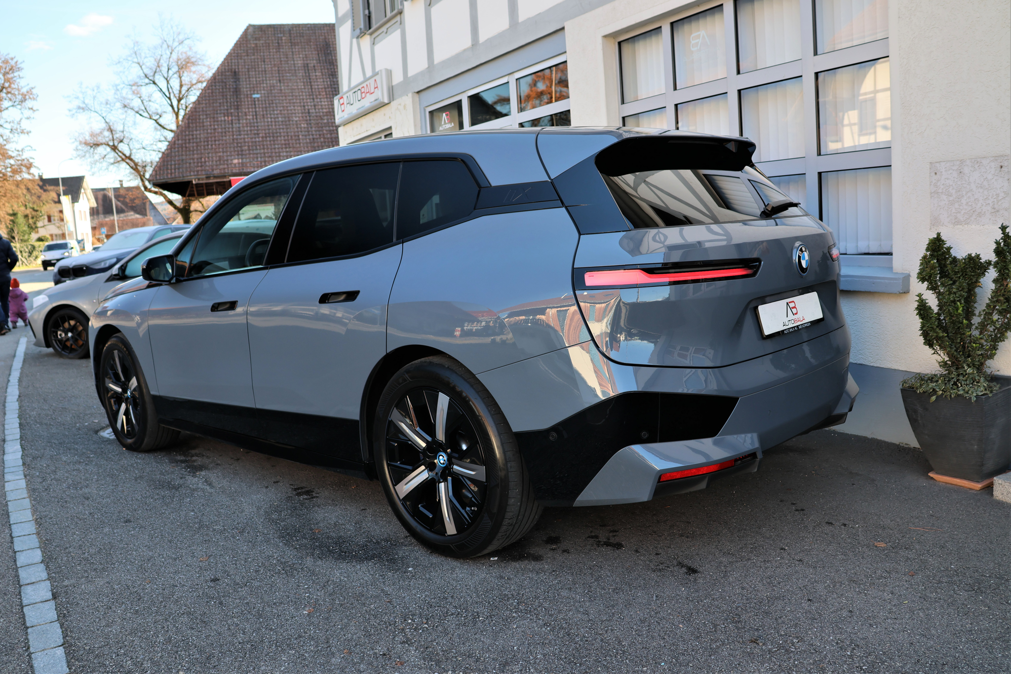 listing desktop thumbnail image 5