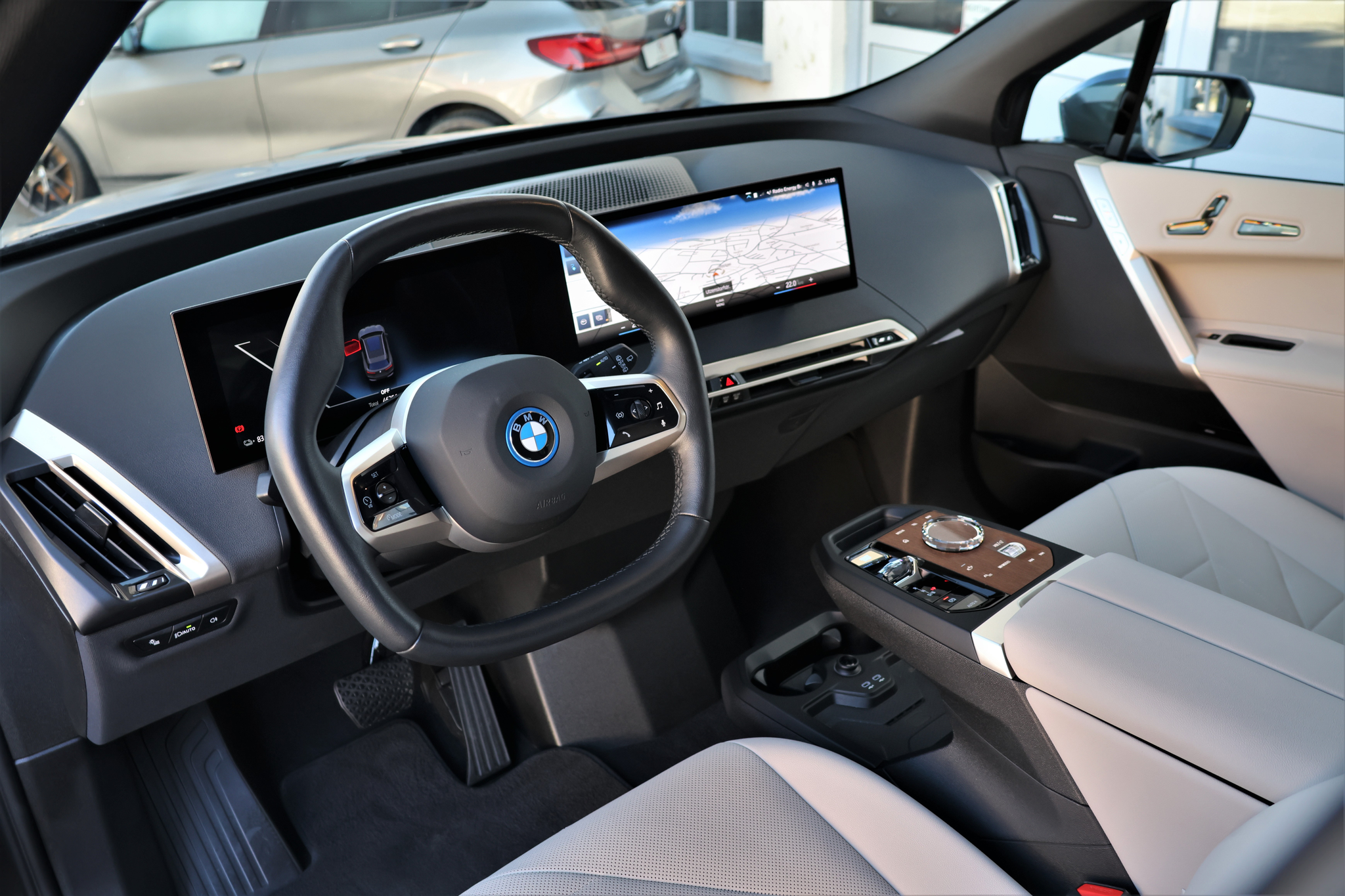 listing desktop thumbnail image 8