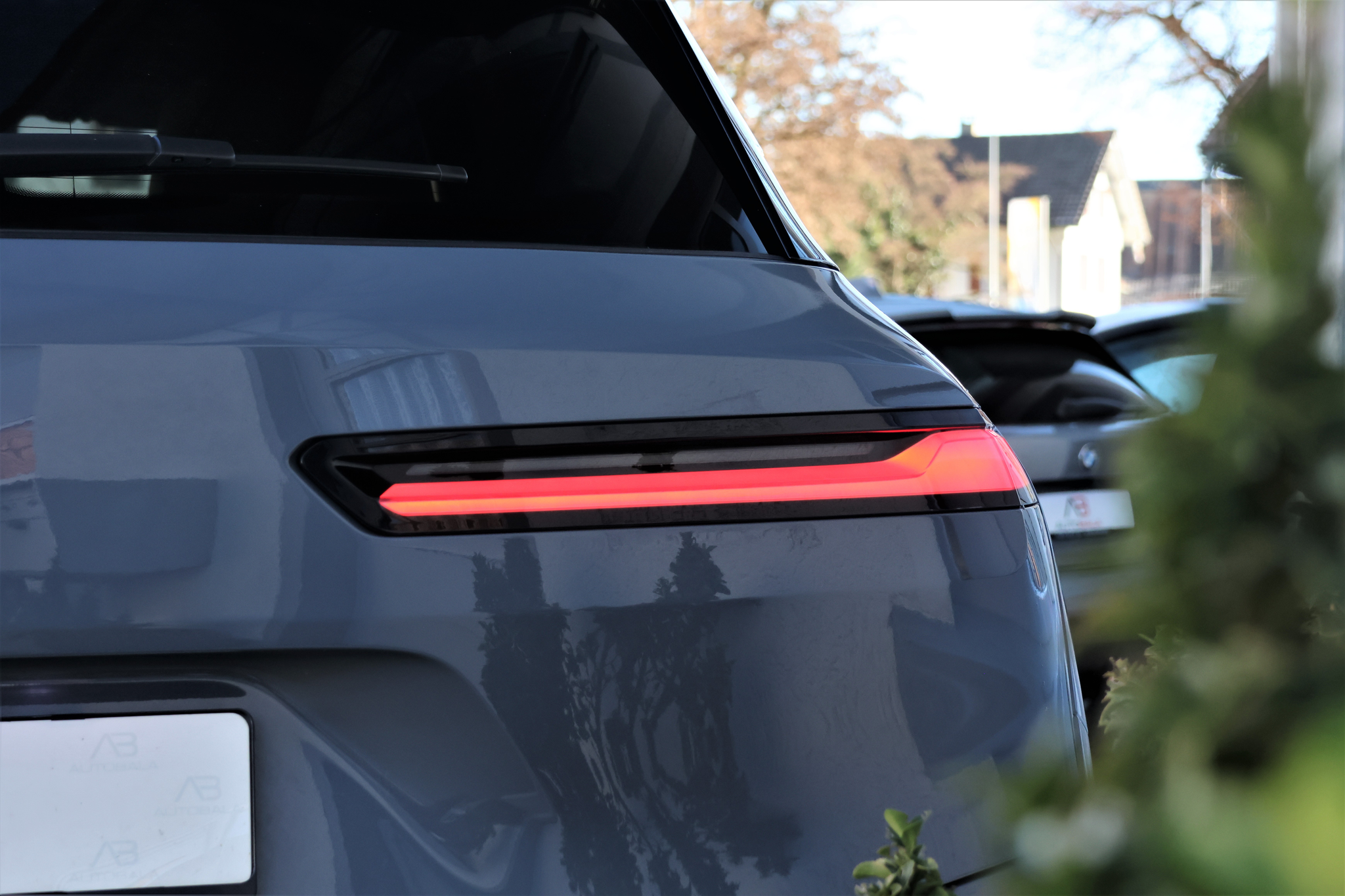 listing desktop thumbnail image 4