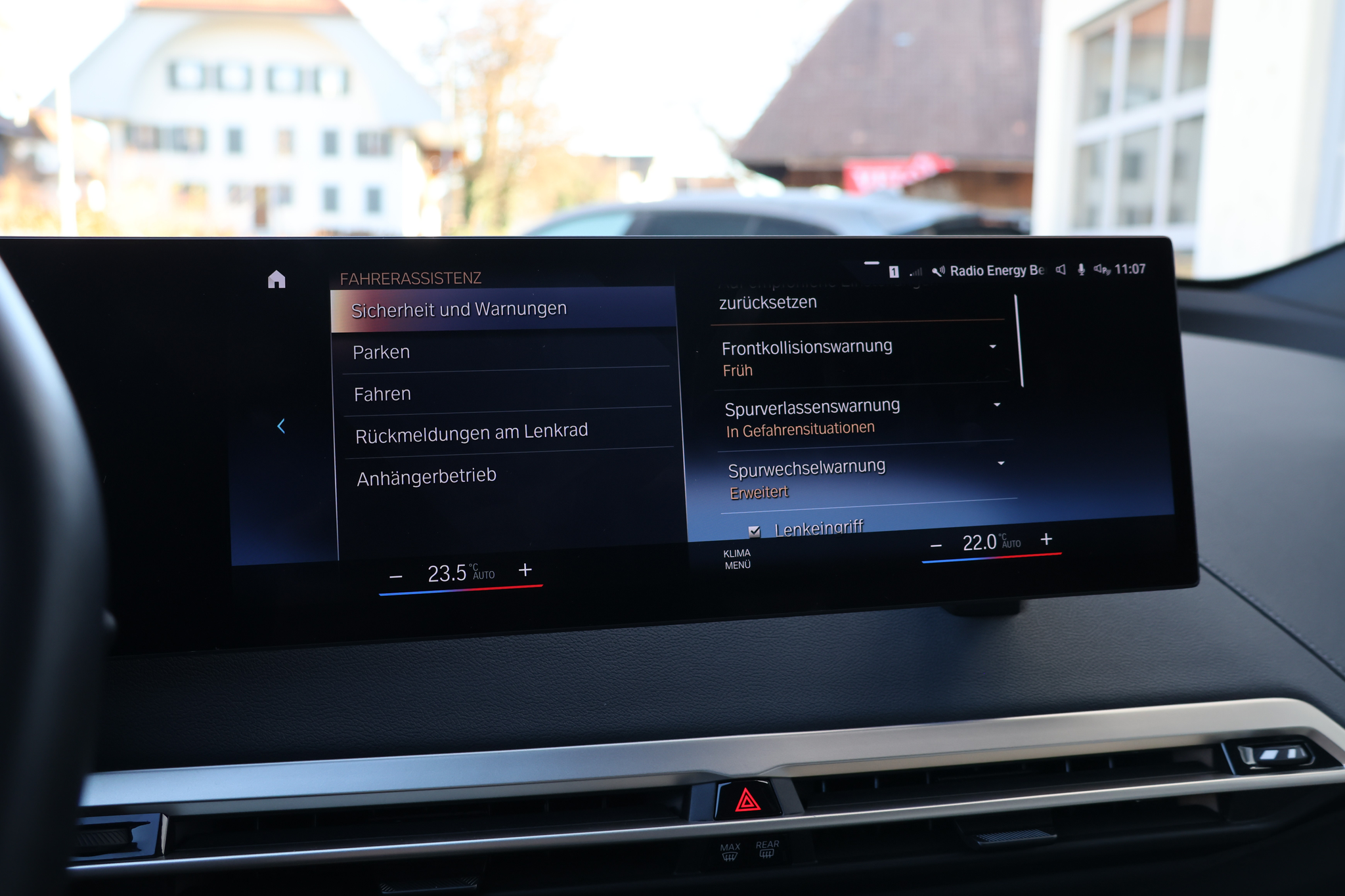 listing desktop thumbnail image 25