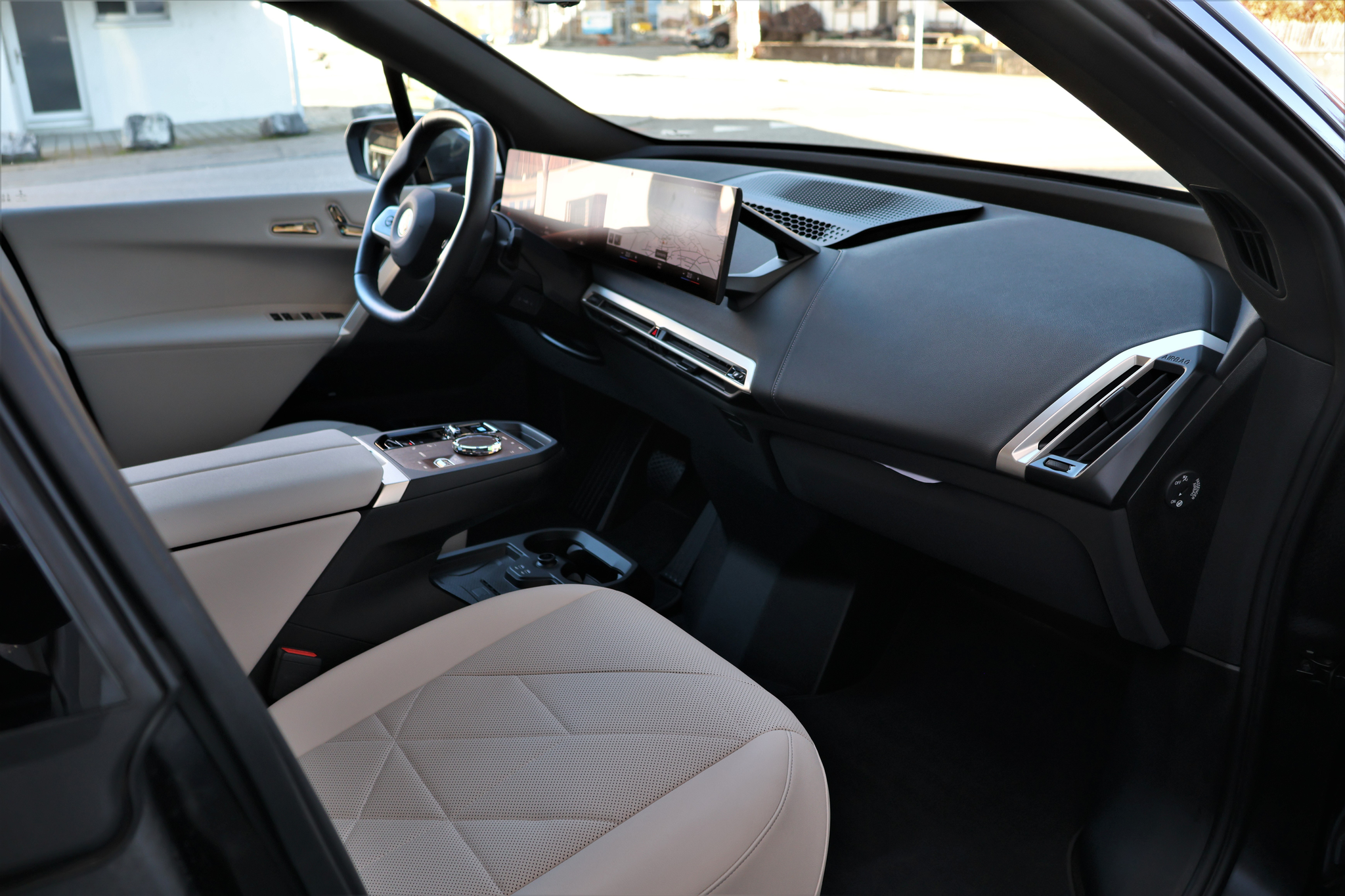 listing desktop thumbnail image 19