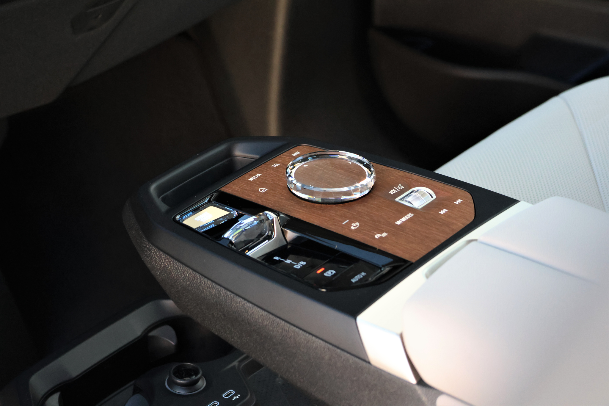 listing desktop thumbnail image 9