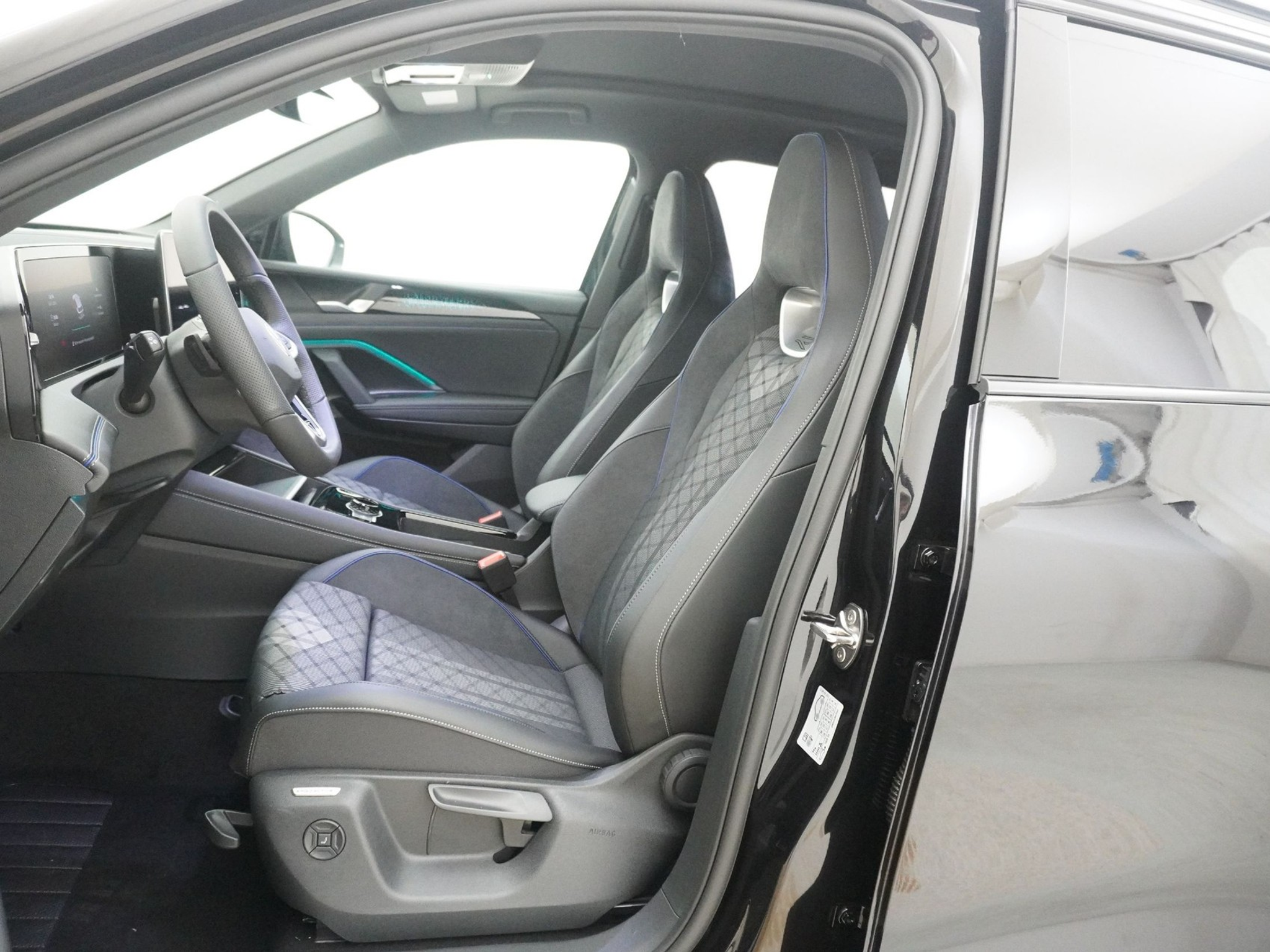 listing desktop thumbnail image 13