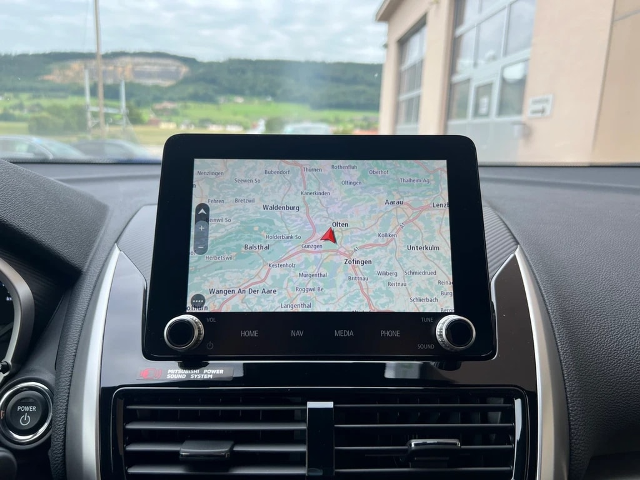 listing desktop thumbnail image 18