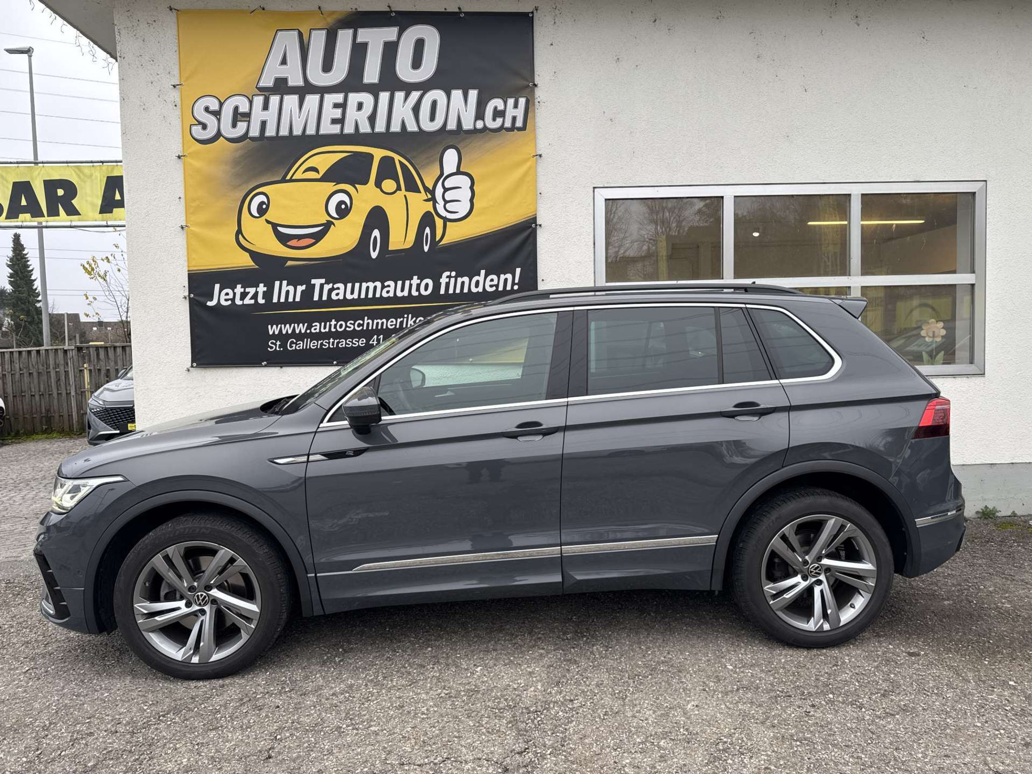 listing desktop thumbnail image 4