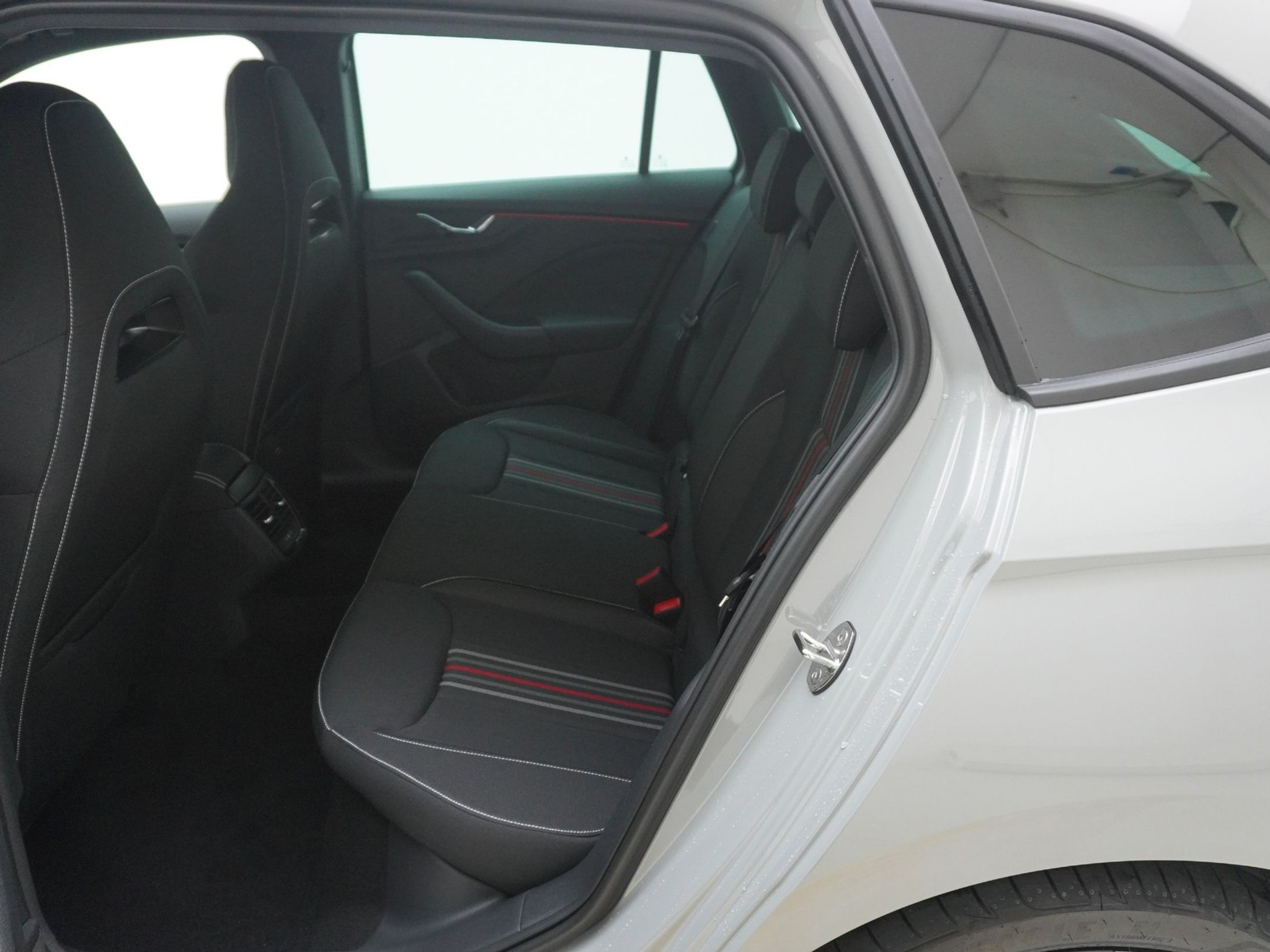 listing desktop thumbnail image 14