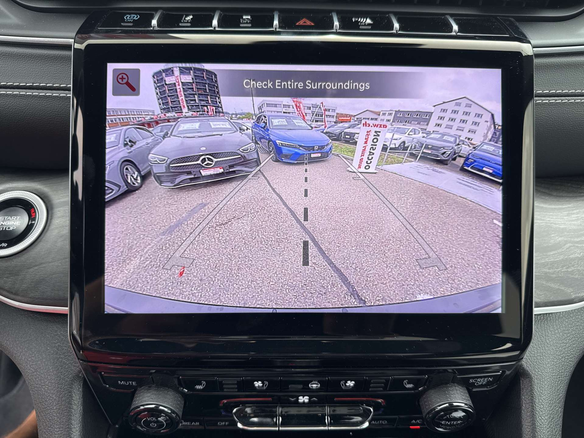 listing desktop thumbnail image 8