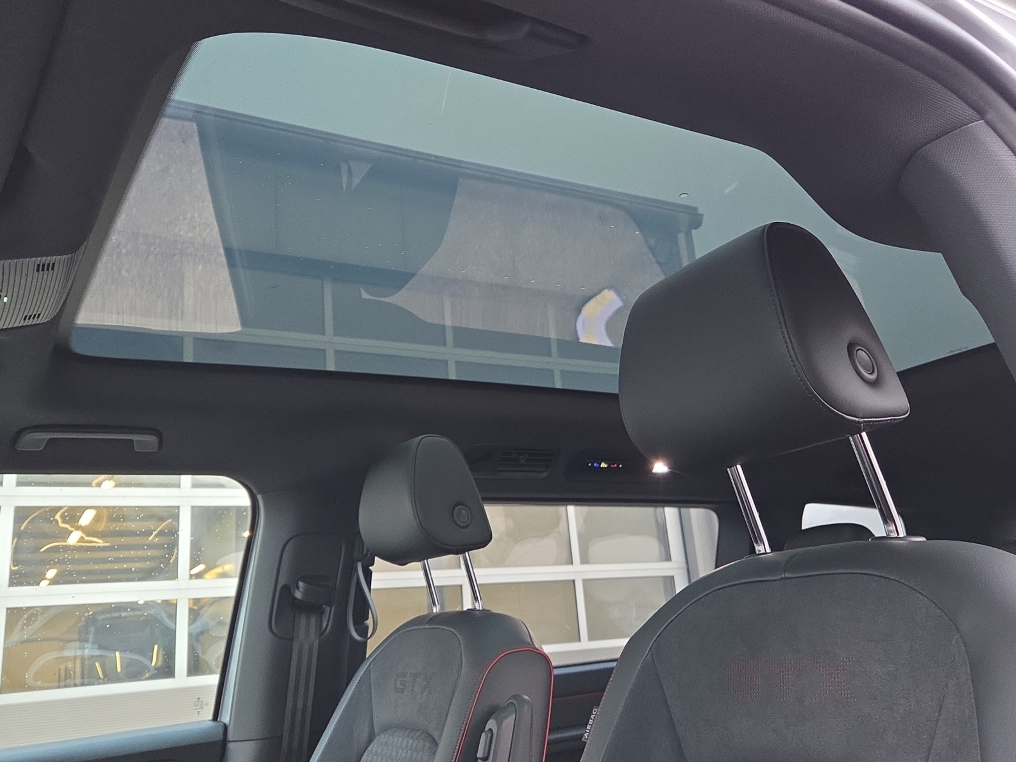 listing desktop thumbnail image 9