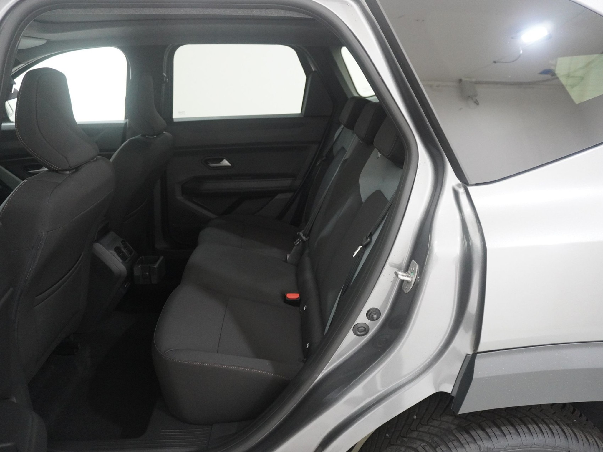 listing desktop thumbnail image 13