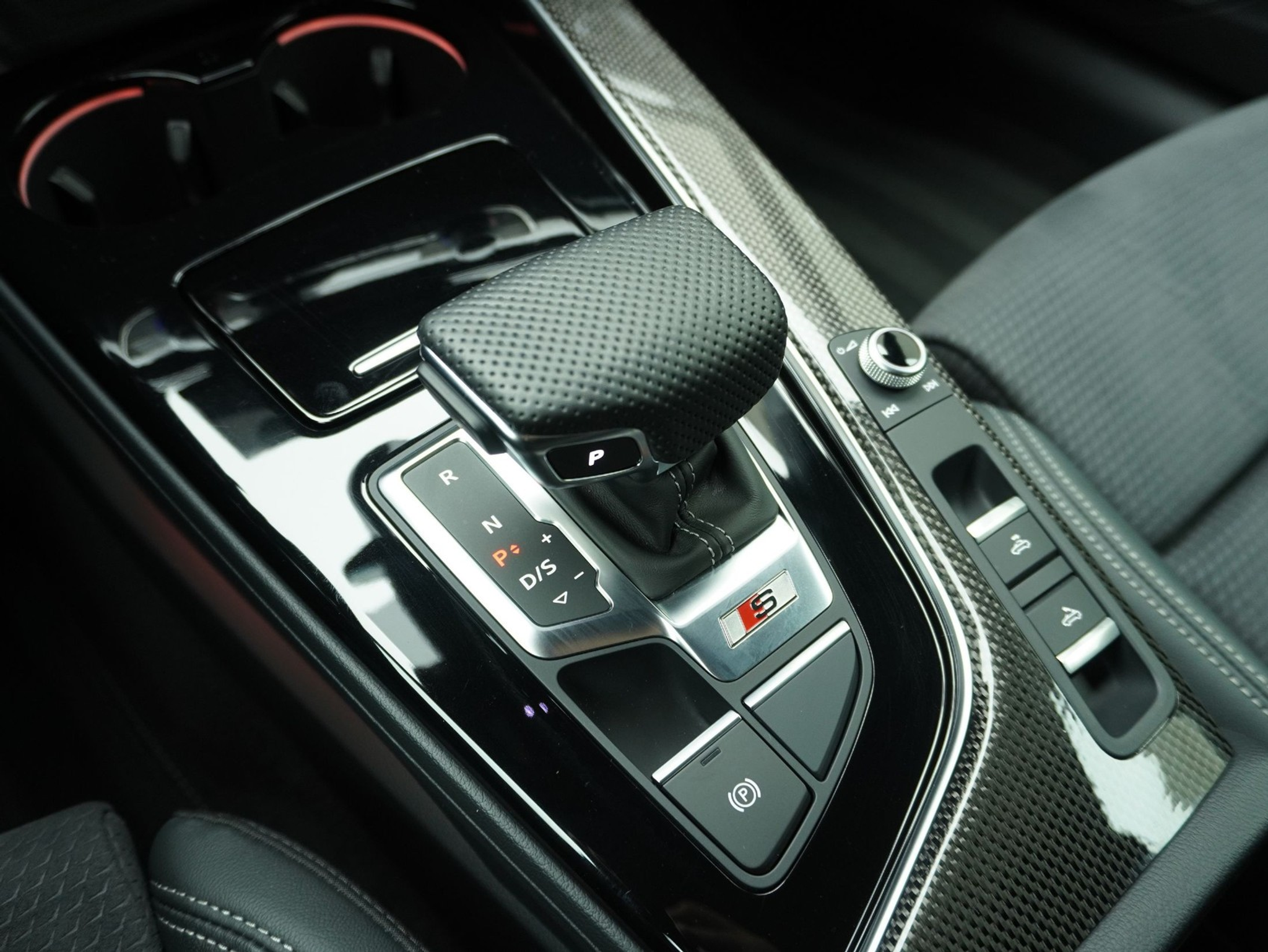 listing desktop thumbnail image 18