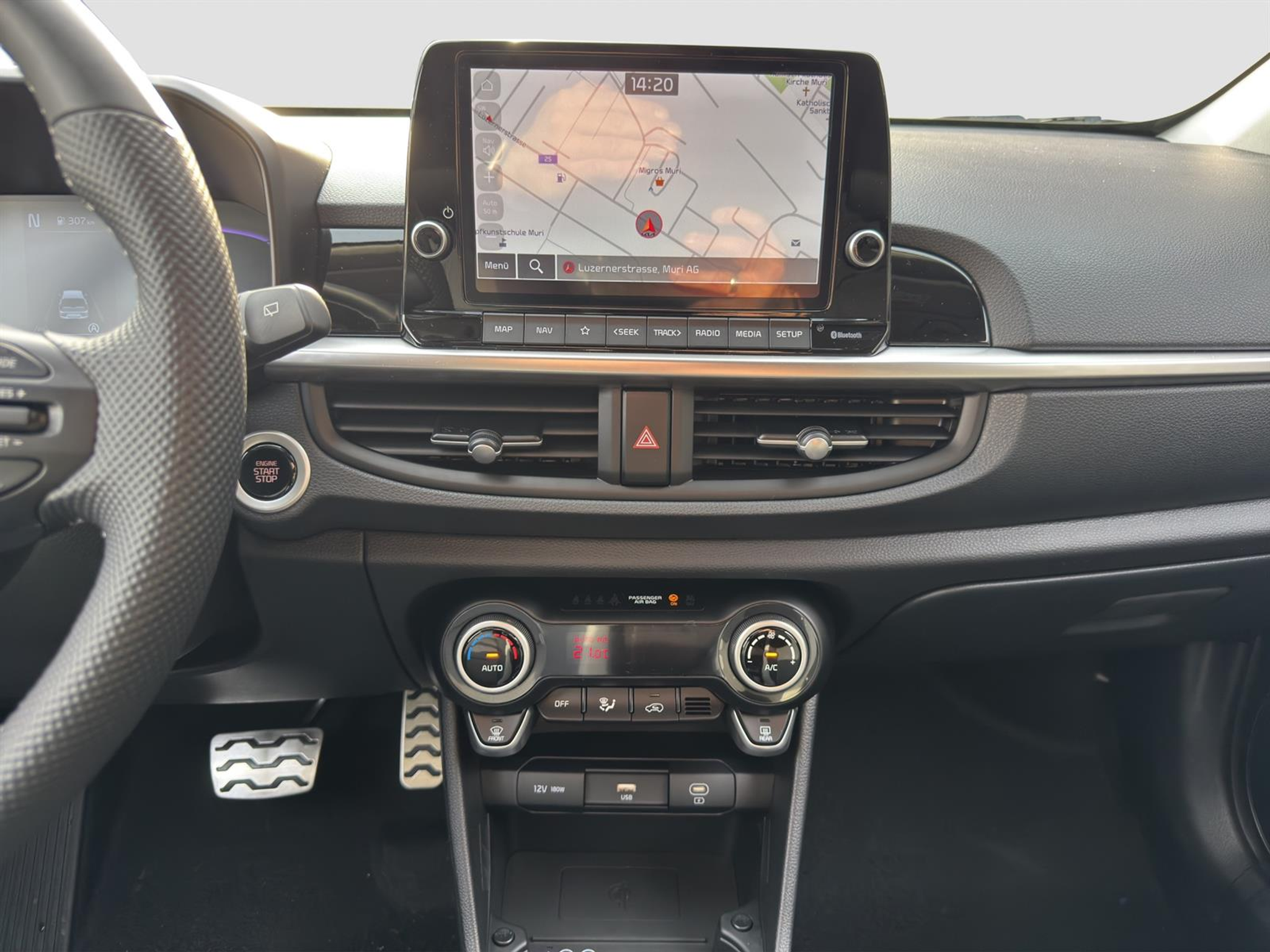 listing desktop thumbnail image 11