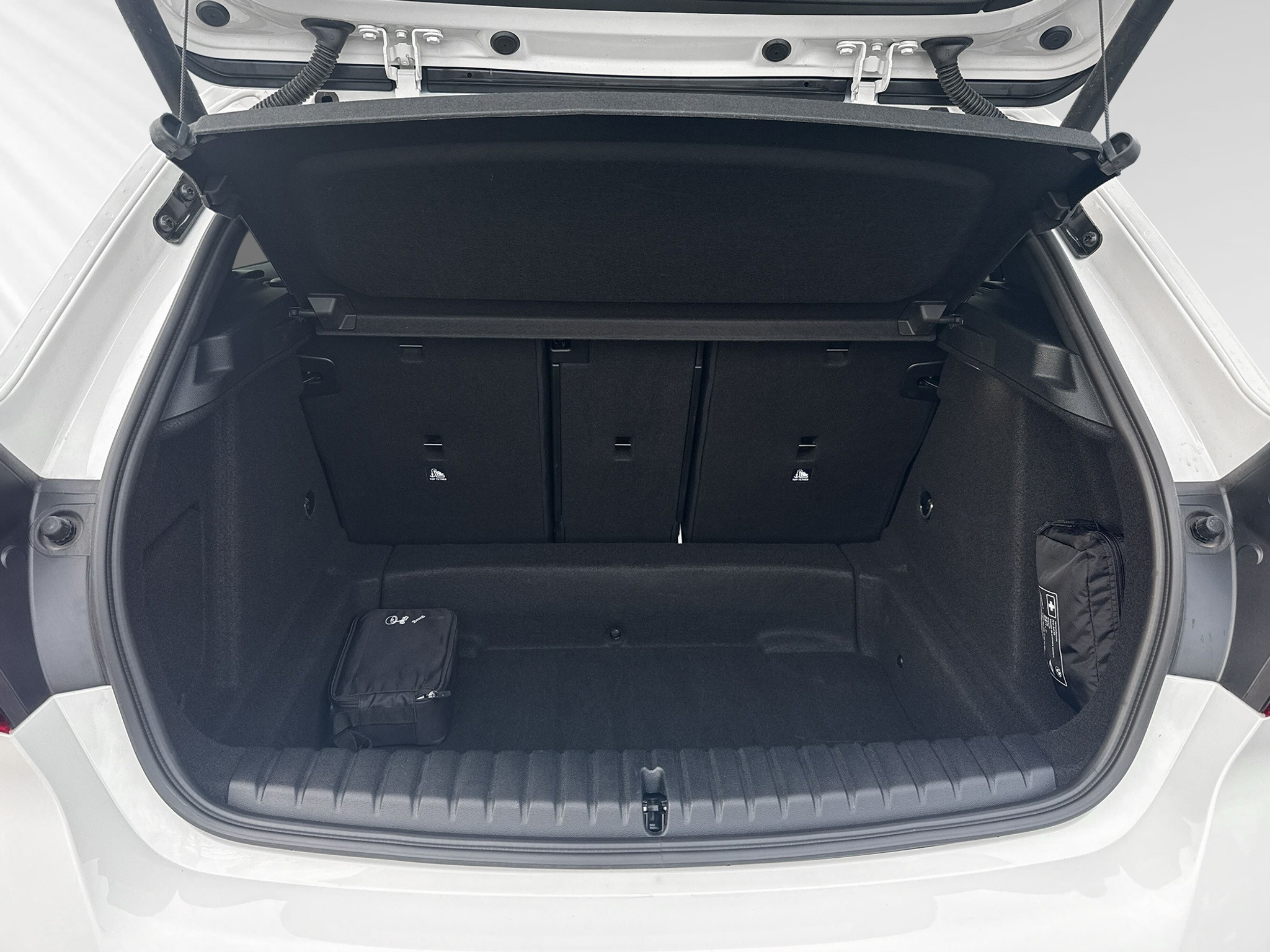 listing desktop thumbnail image 7