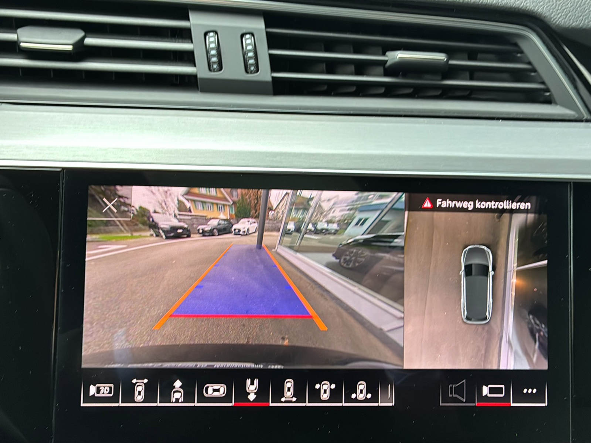 listing desktop thumbnail image 13