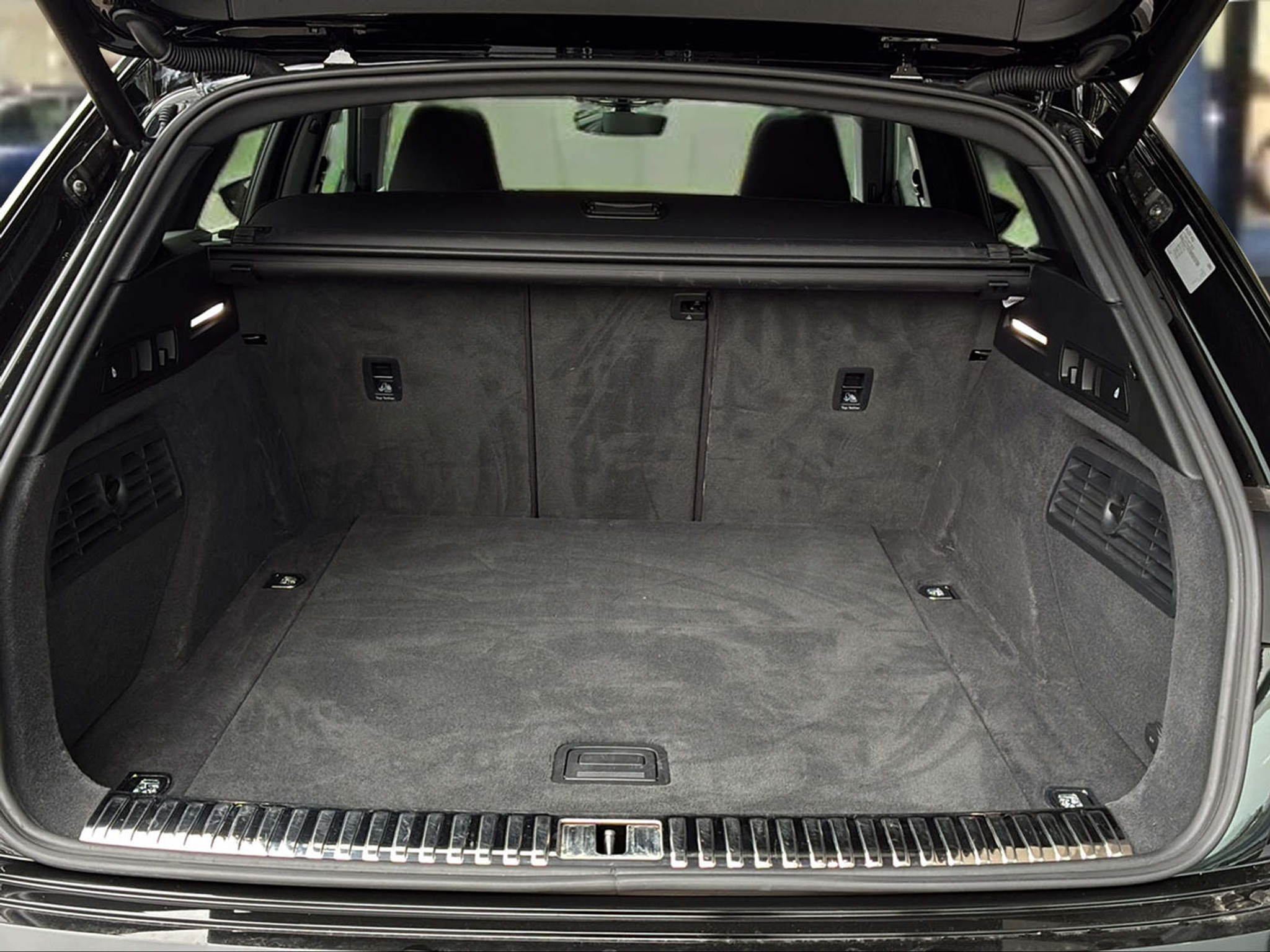 listing desktop thumbnail image 5