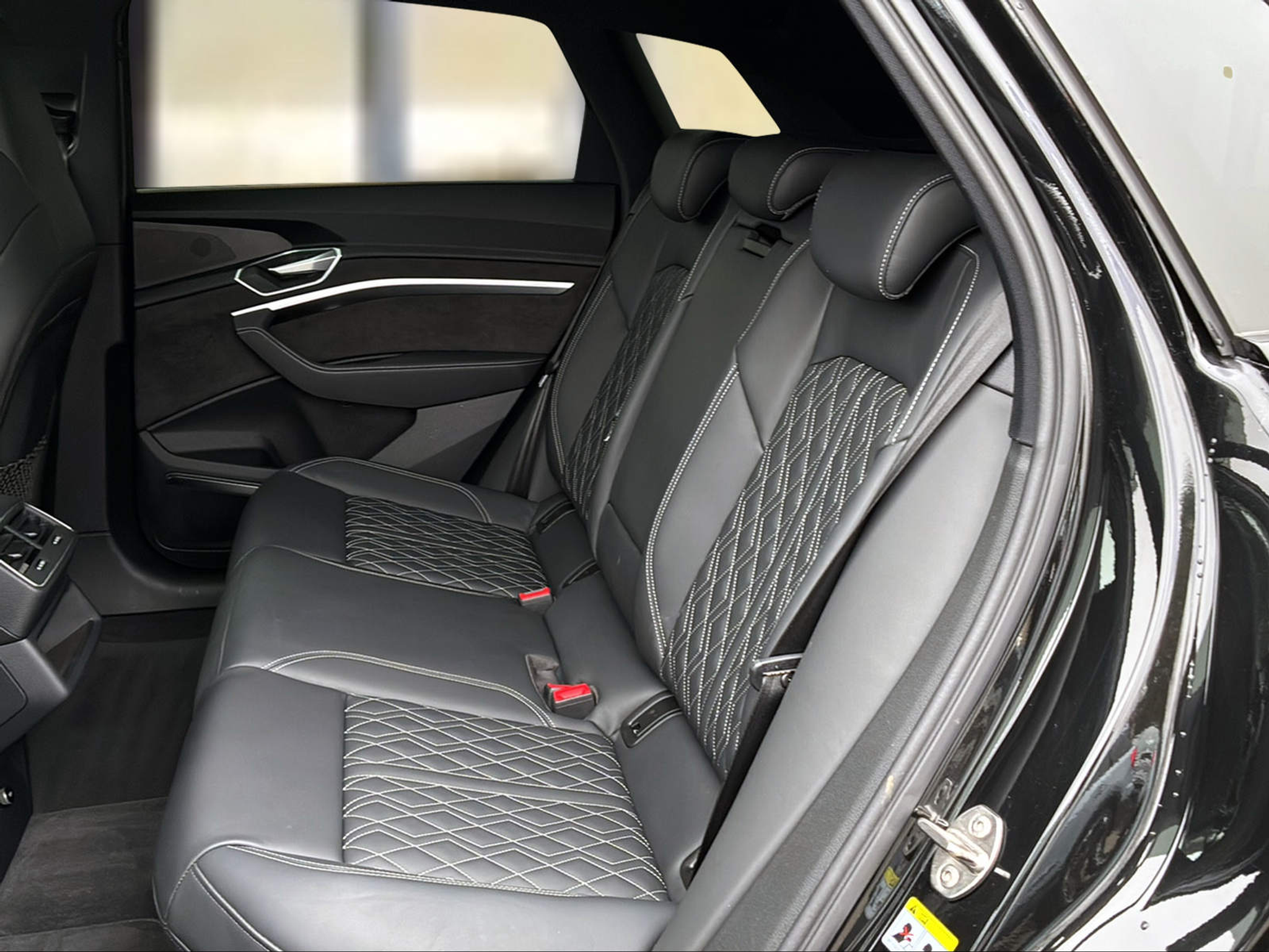 listing desktop thumbnail image 9