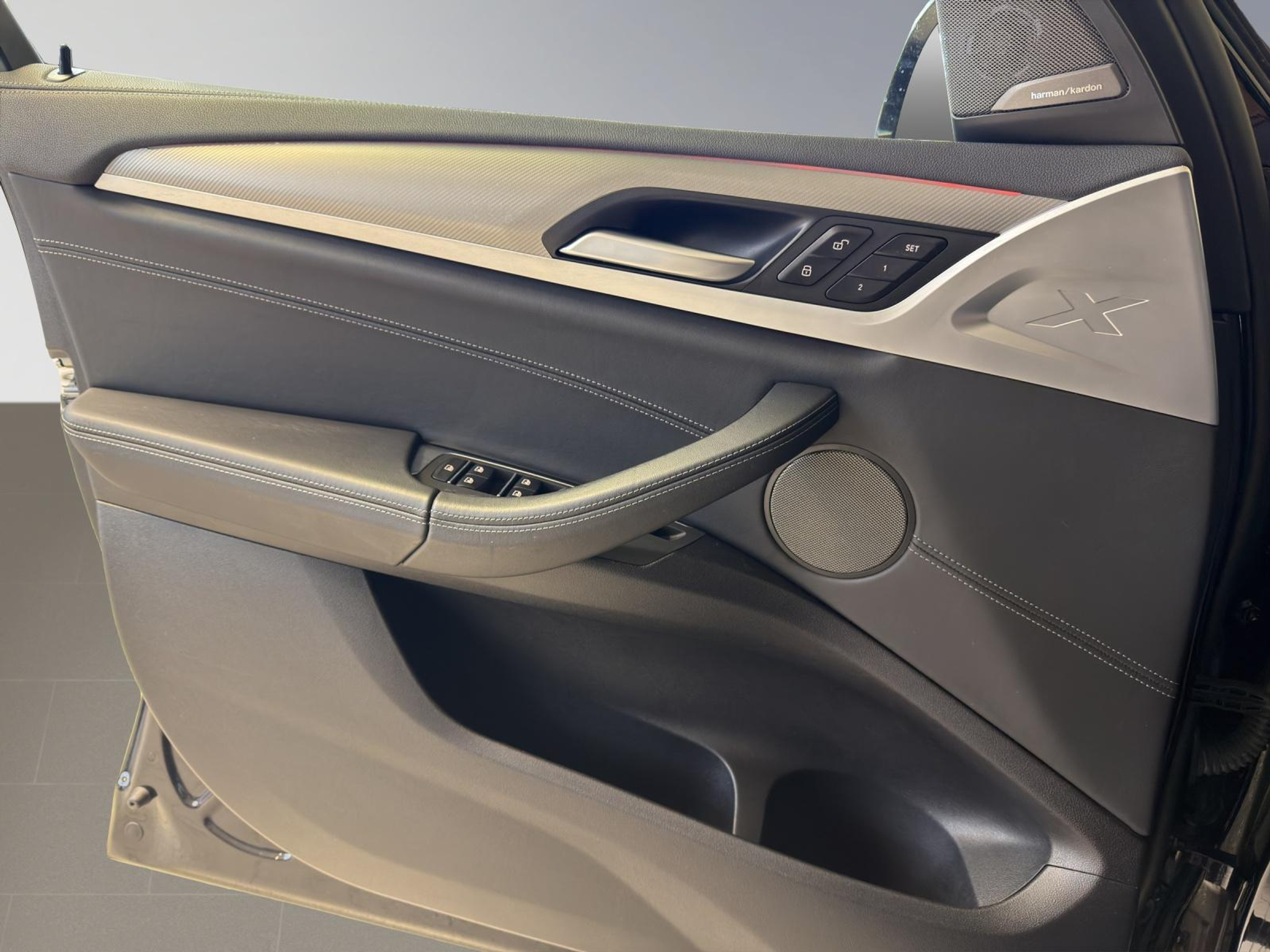 listing desktop thumbnail image 14