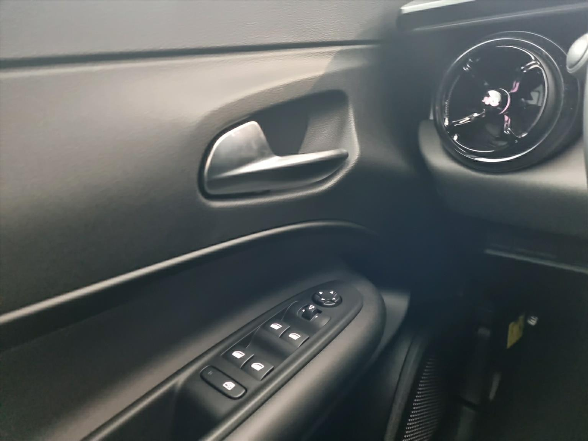 listing desktop thumbnail image 10