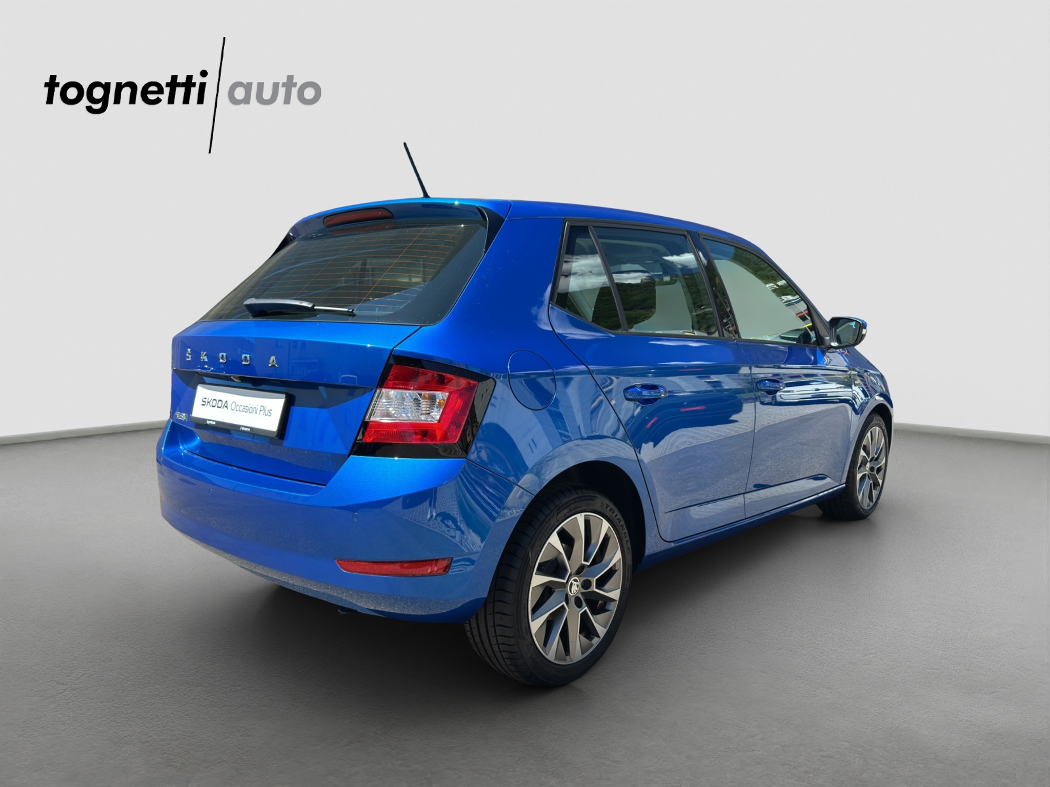 listing desktop thumbnail image 3