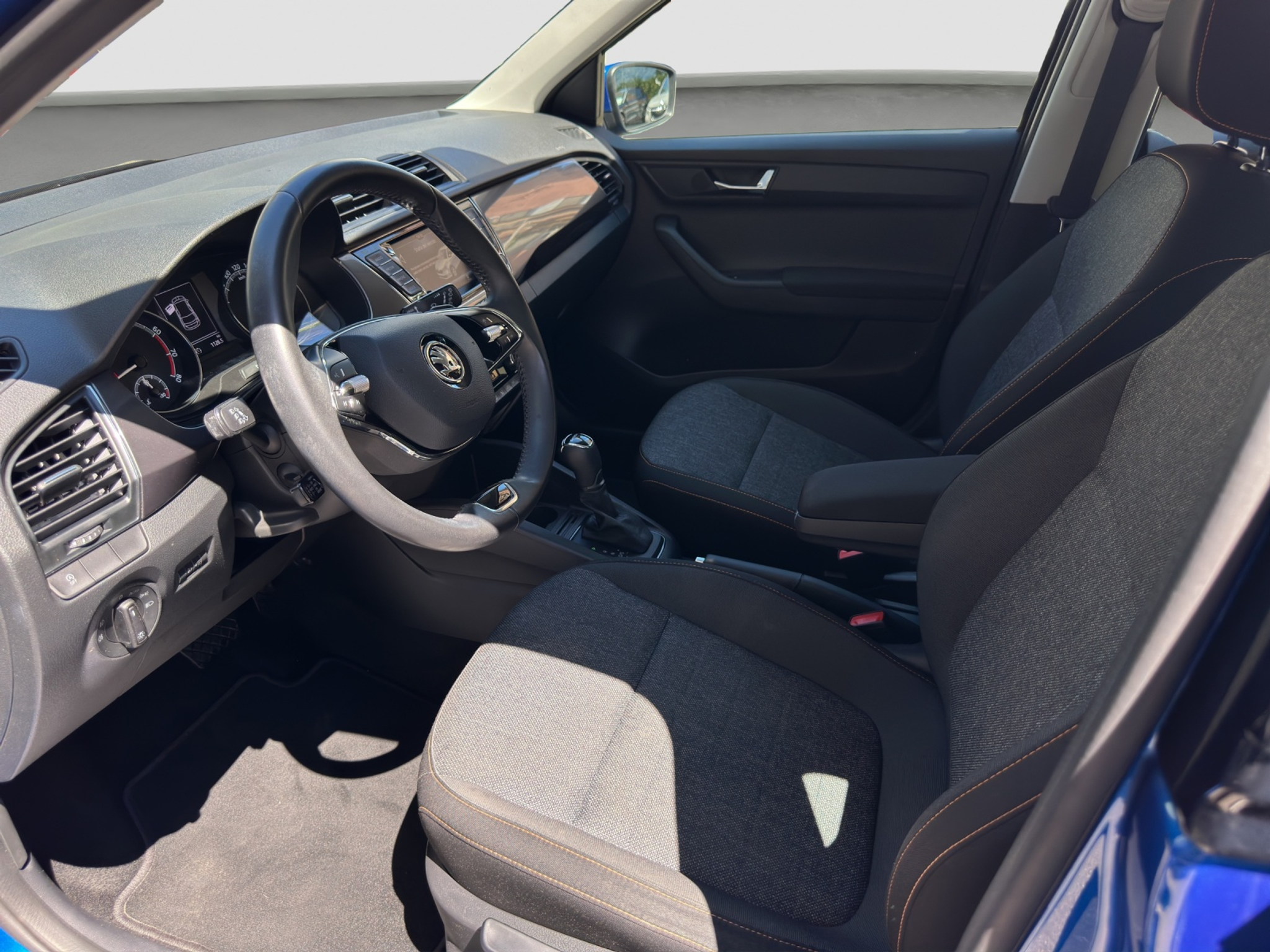 listing desktop thumbnail image 7