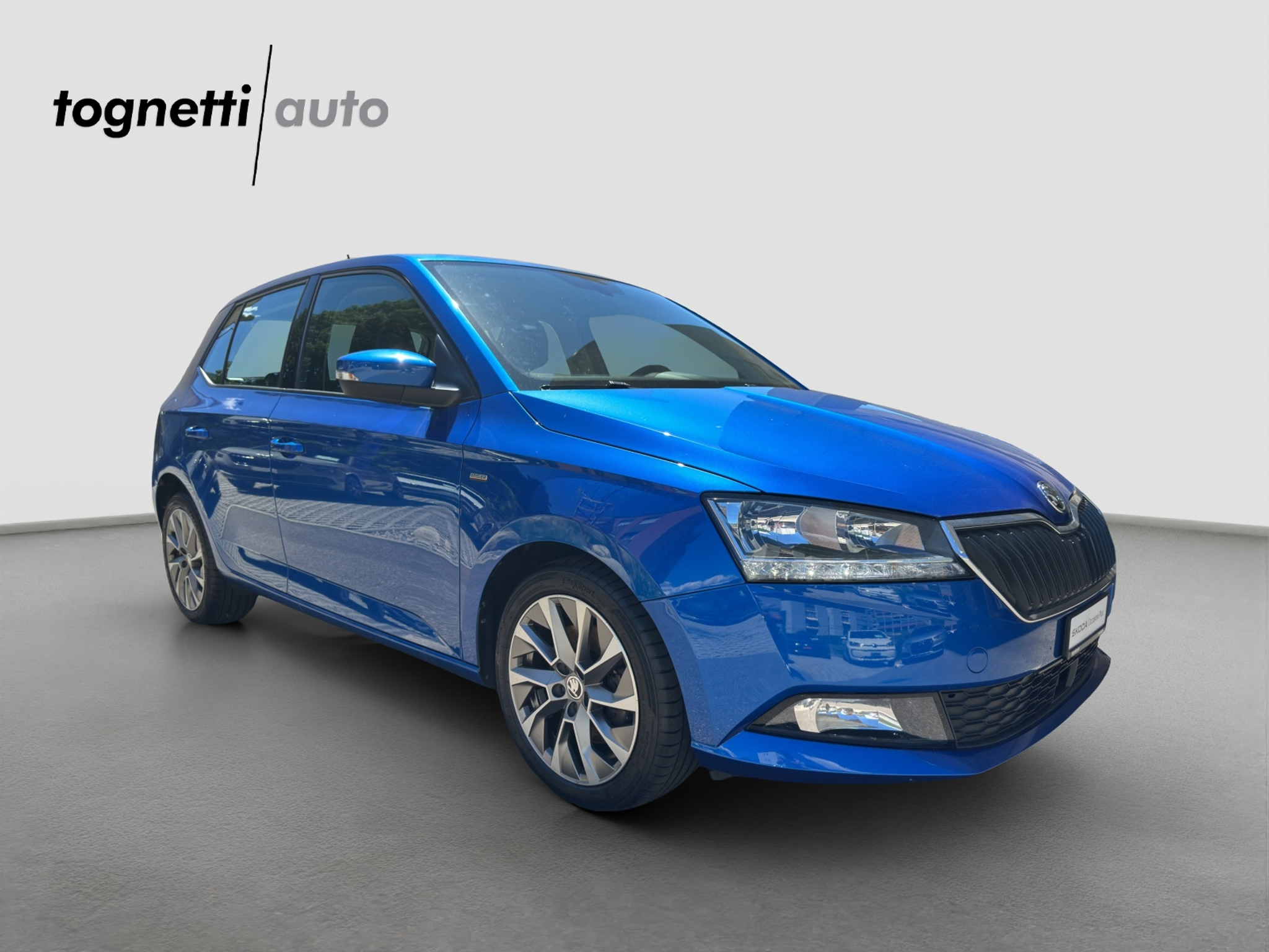 listing desktop thumbnail image 1