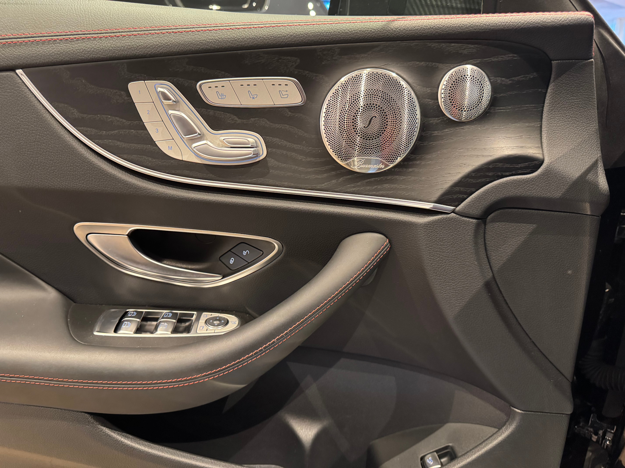 listing desktop thumbnail image 9