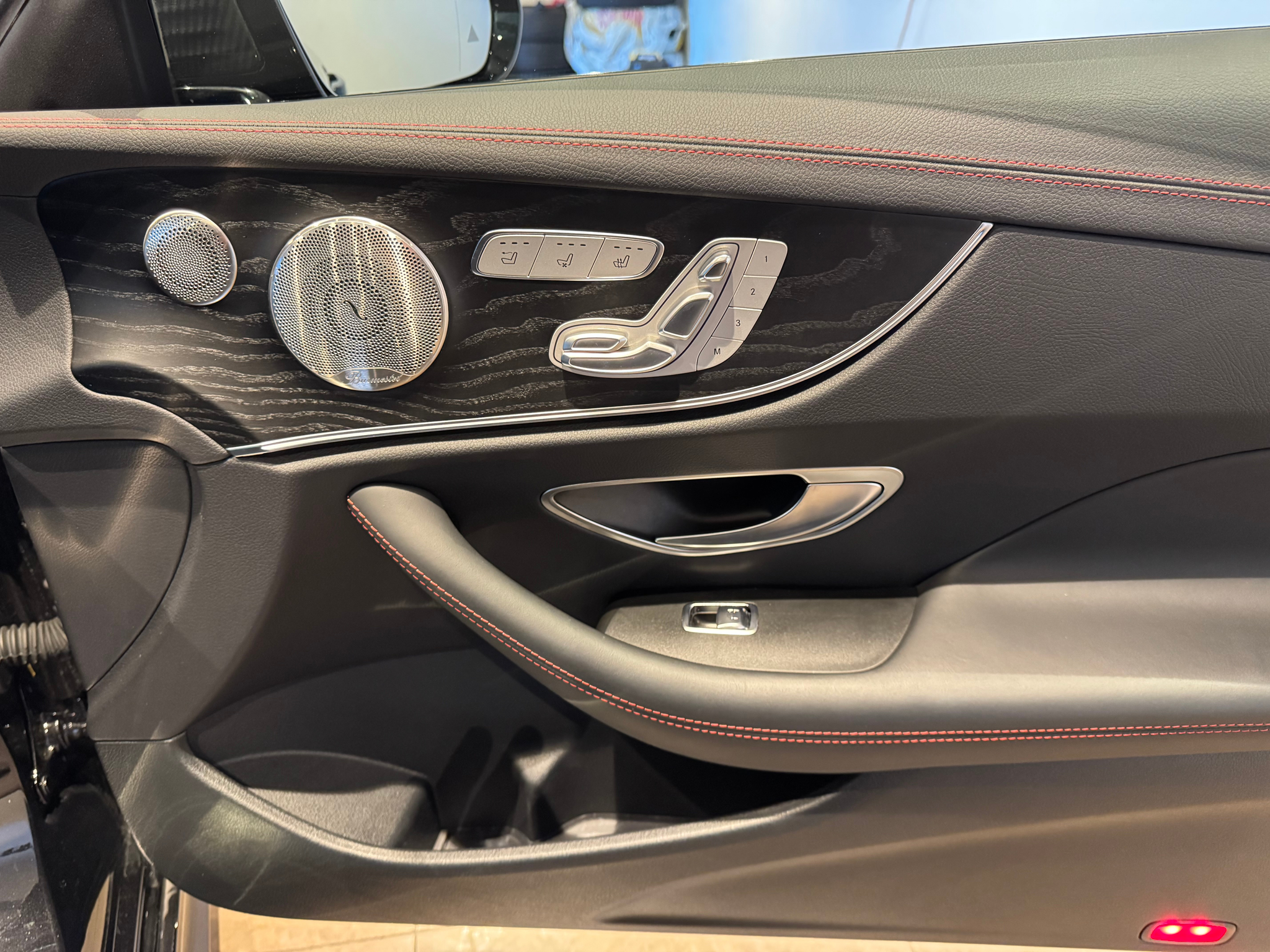 listing desktop thumbnail image 7