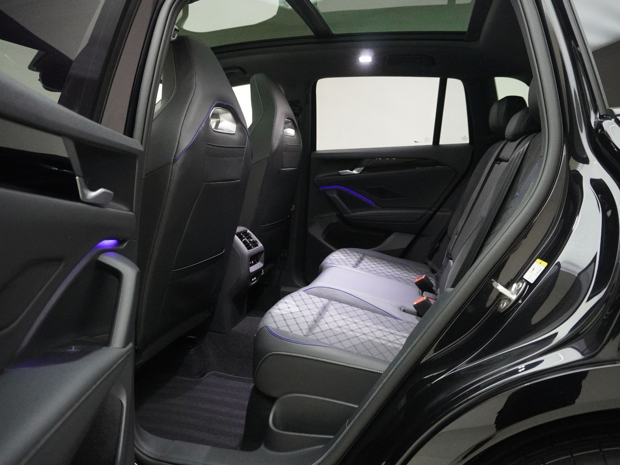 listing desktop thumbnail image 11