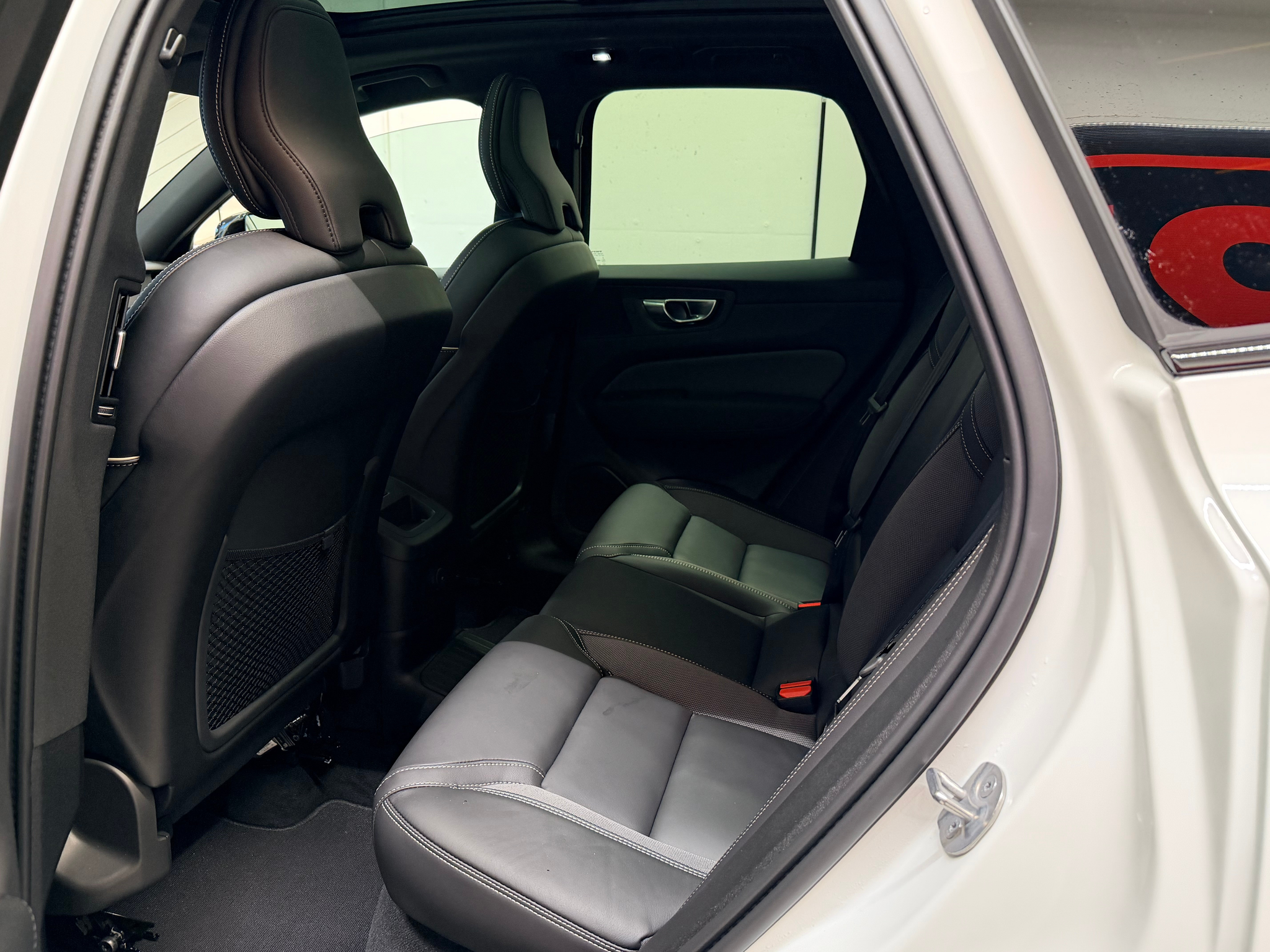 listing desktop thumbnail image 15